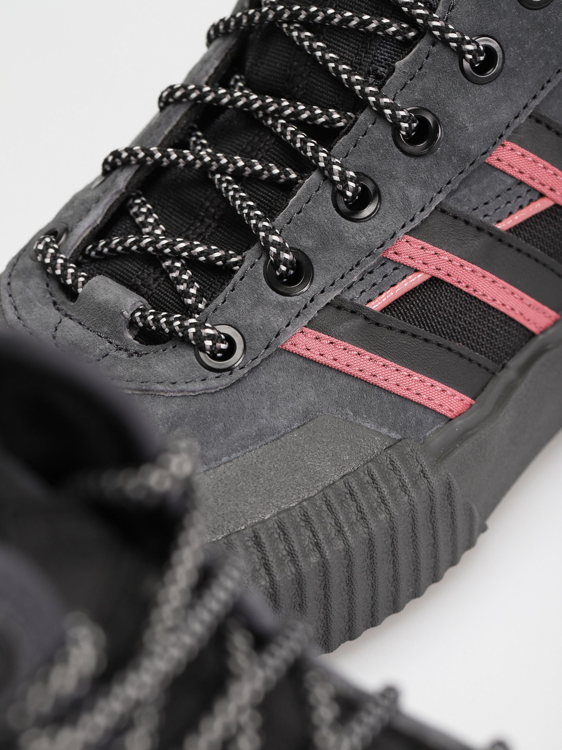 adidas Originals Akando Atr Shoes (cblack/wonred/carbon)