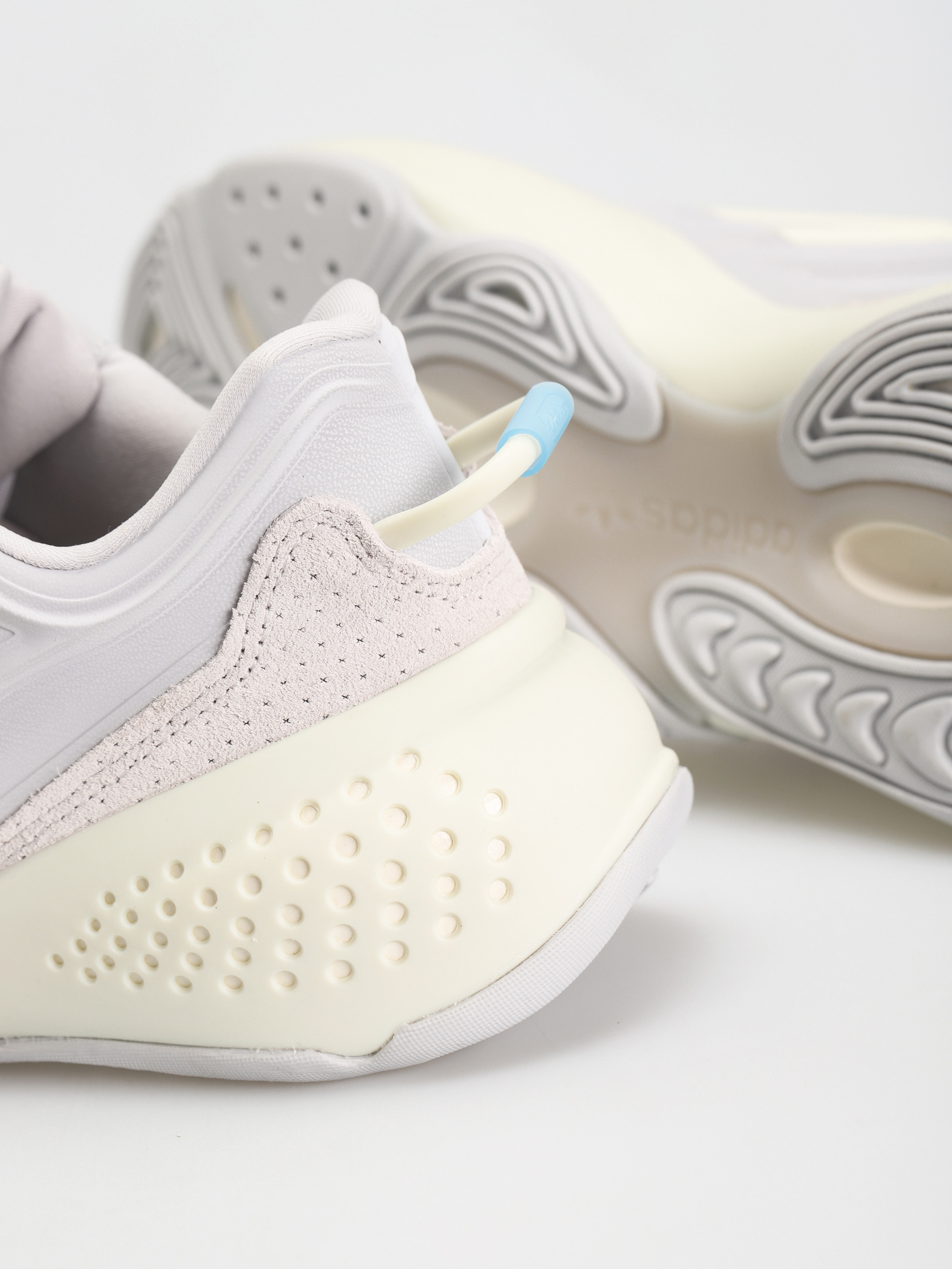 adidas Originals Ozrah Shoes (lgsogr/owhite/cblack)