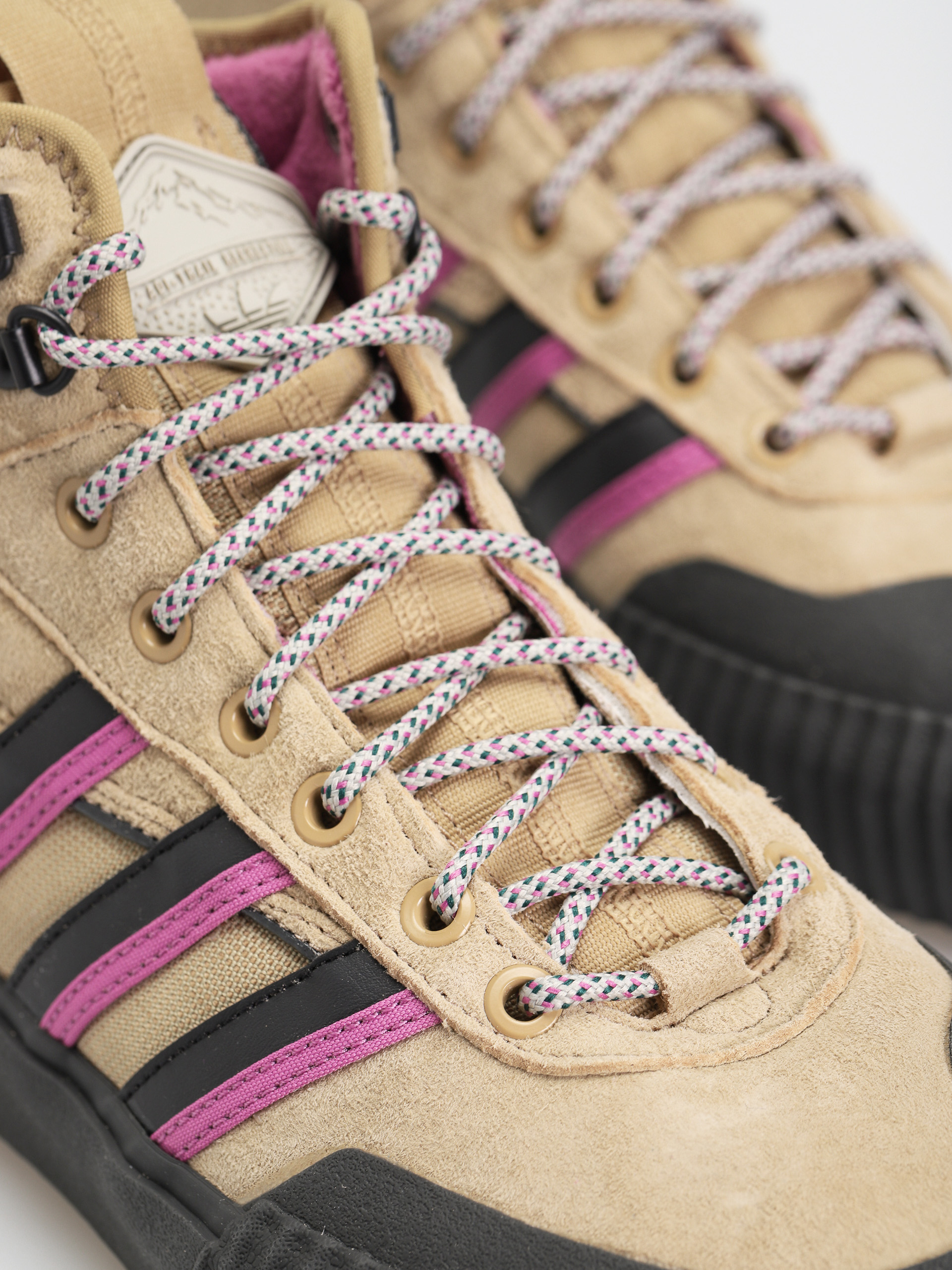 adidas Originals Akando Atr Shoes (beiton/sepuli/carbon)