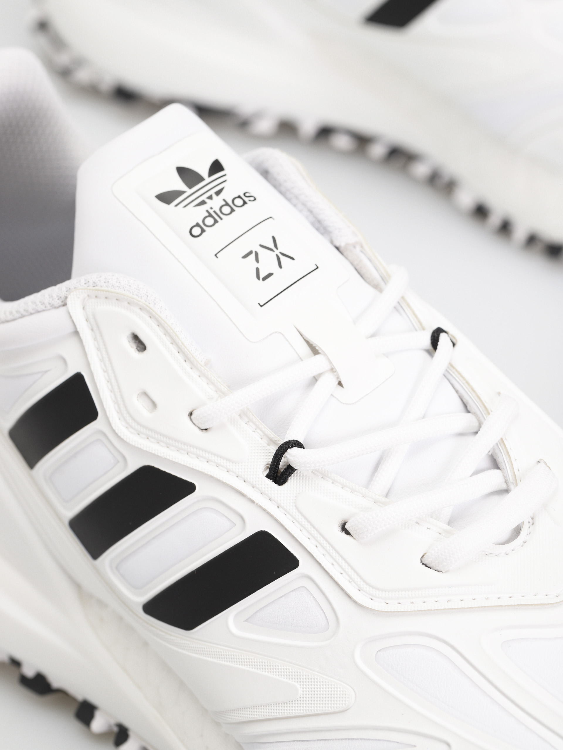 adidas Originals Zx 2K Boost 2.0 Trail Shoes (ftwwht/cblack/grefiv)