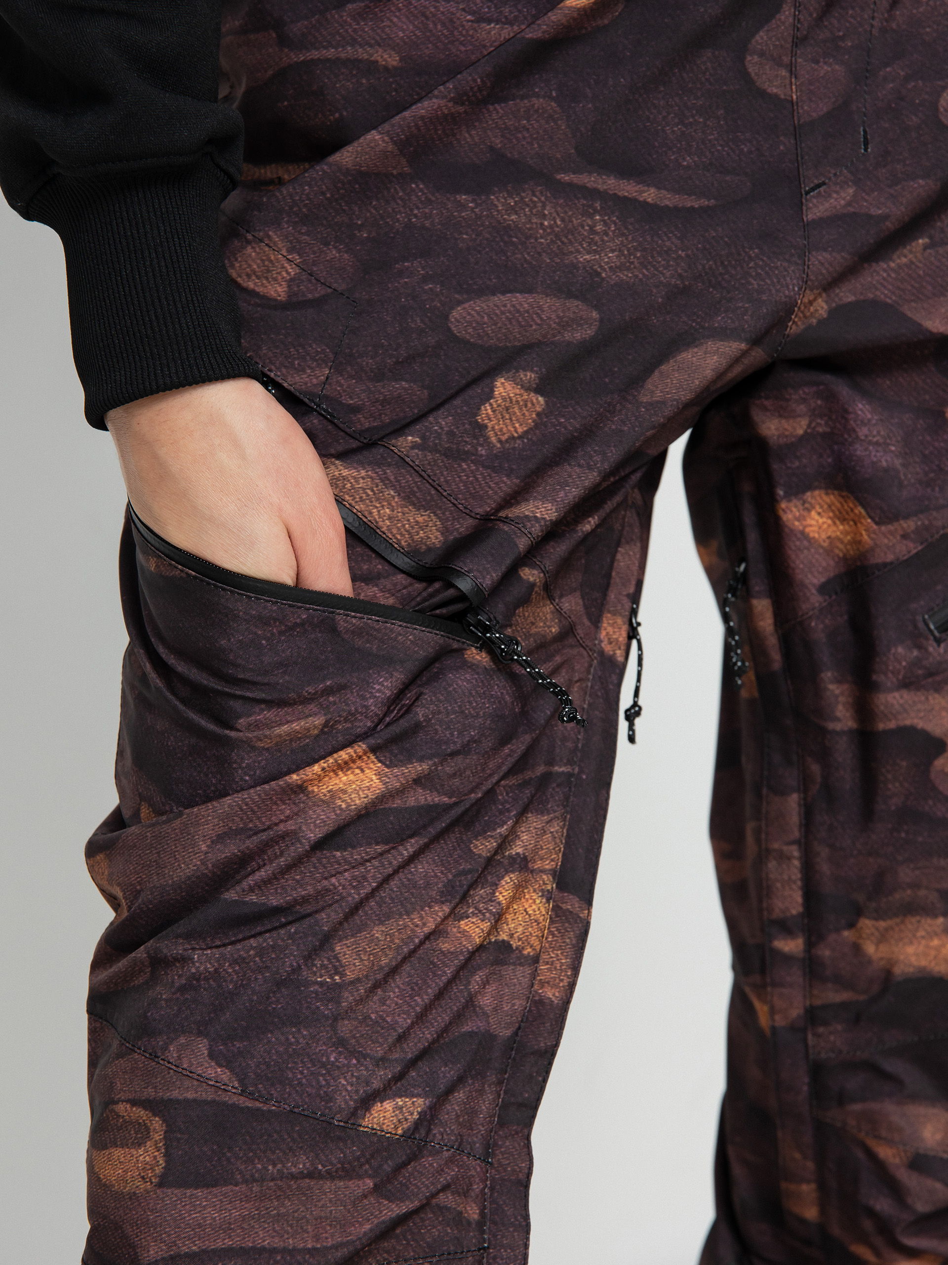 Womens Volcom Elm Stretch Gore Bib Overall Snowboard pants (dusk camo)