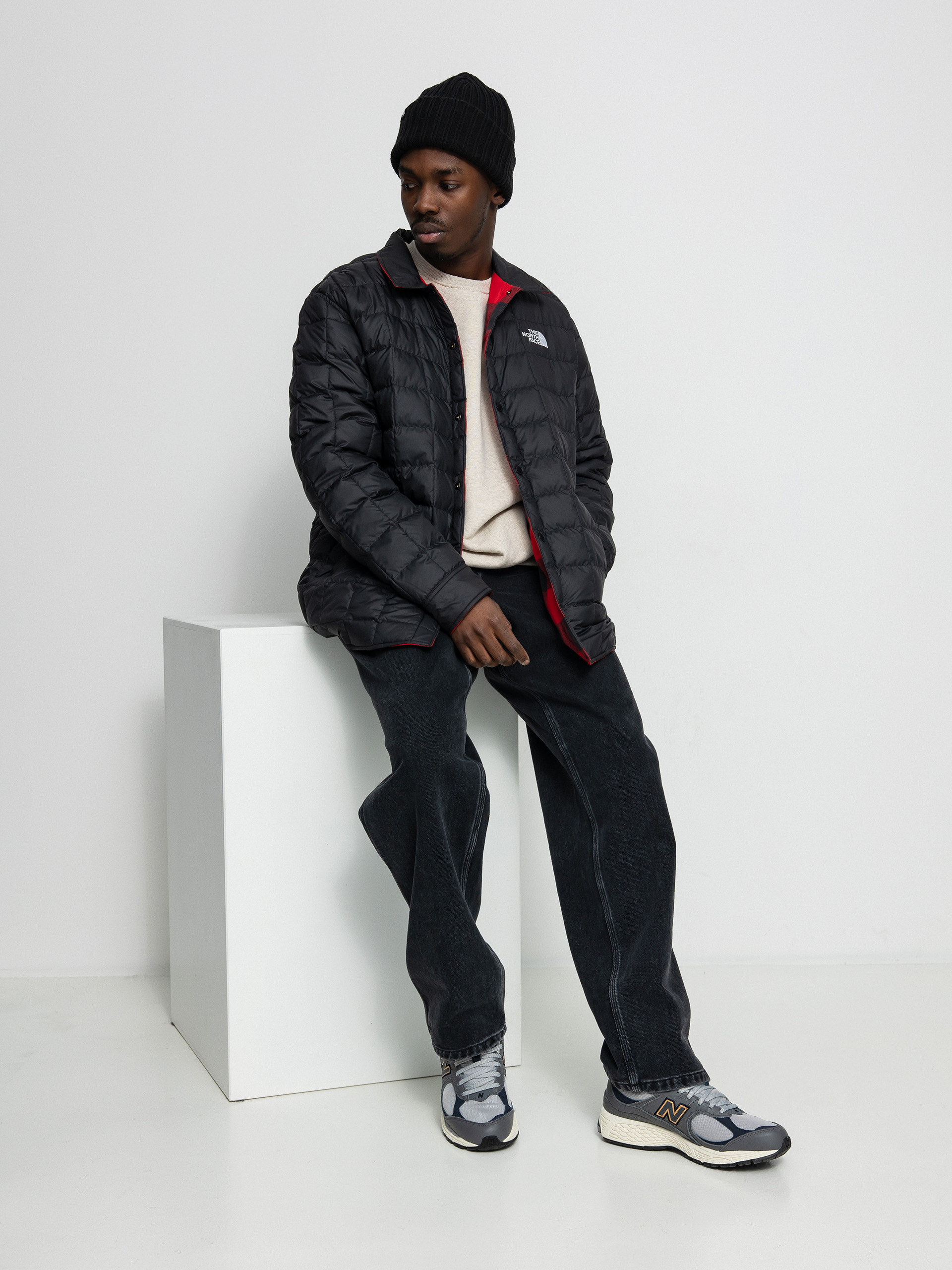 The North Face Reversible ThermoBall Jacket (tnf black/tnf red)