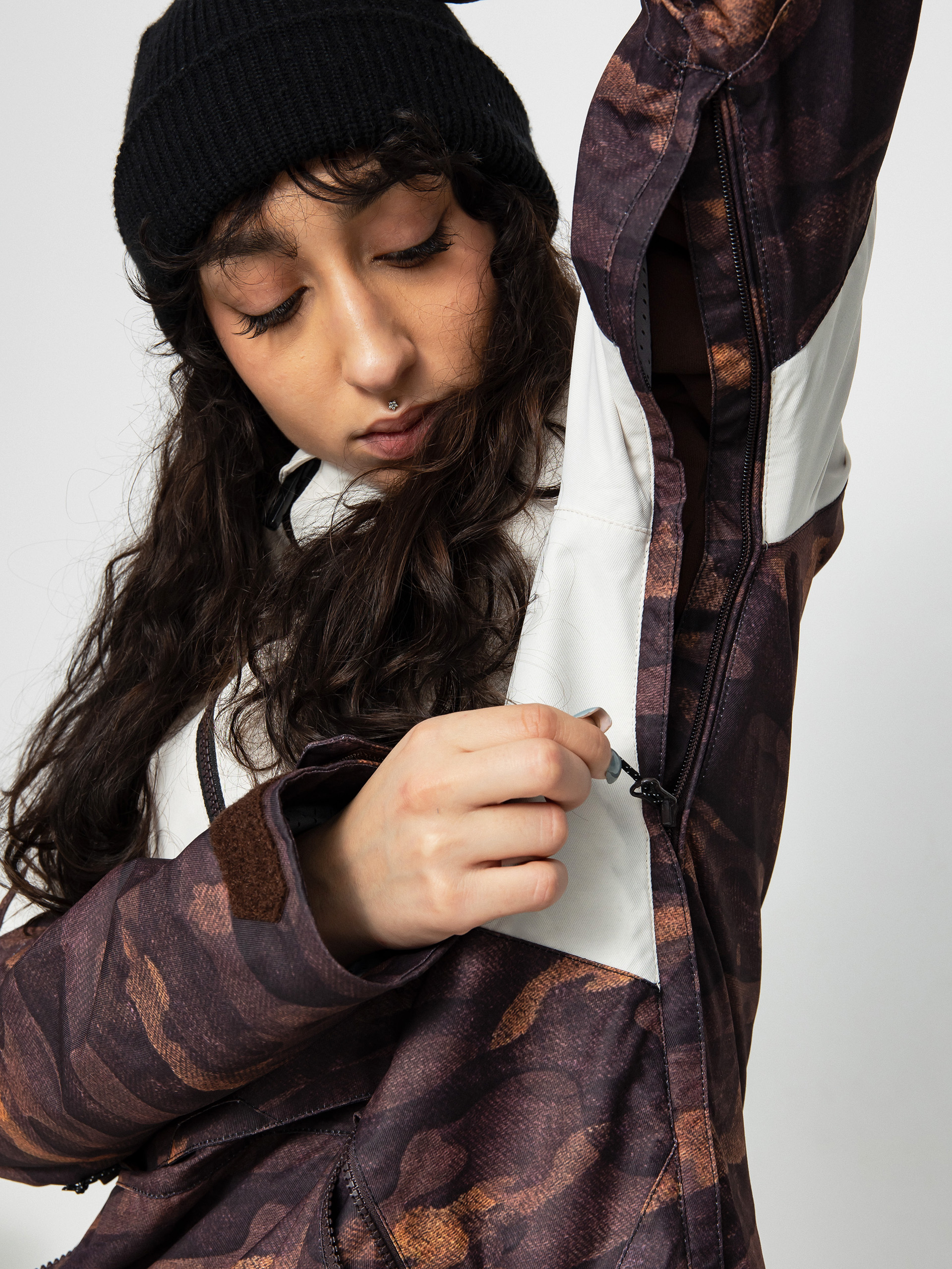 Womens Volcom Mirror Pullover Snowboard jacket (dusk camo)