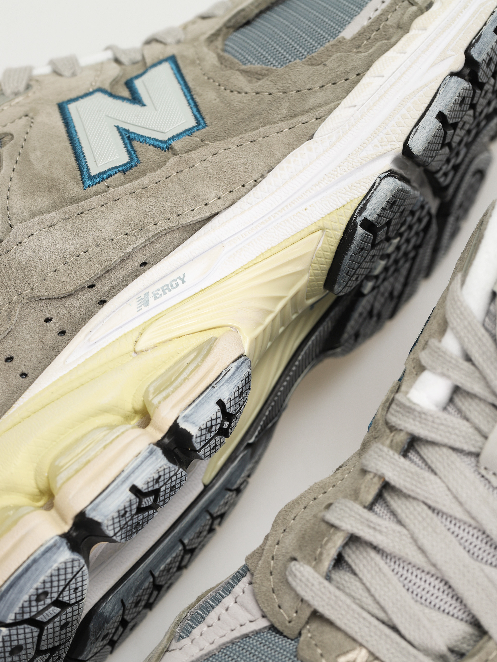 2002 new balance shoes