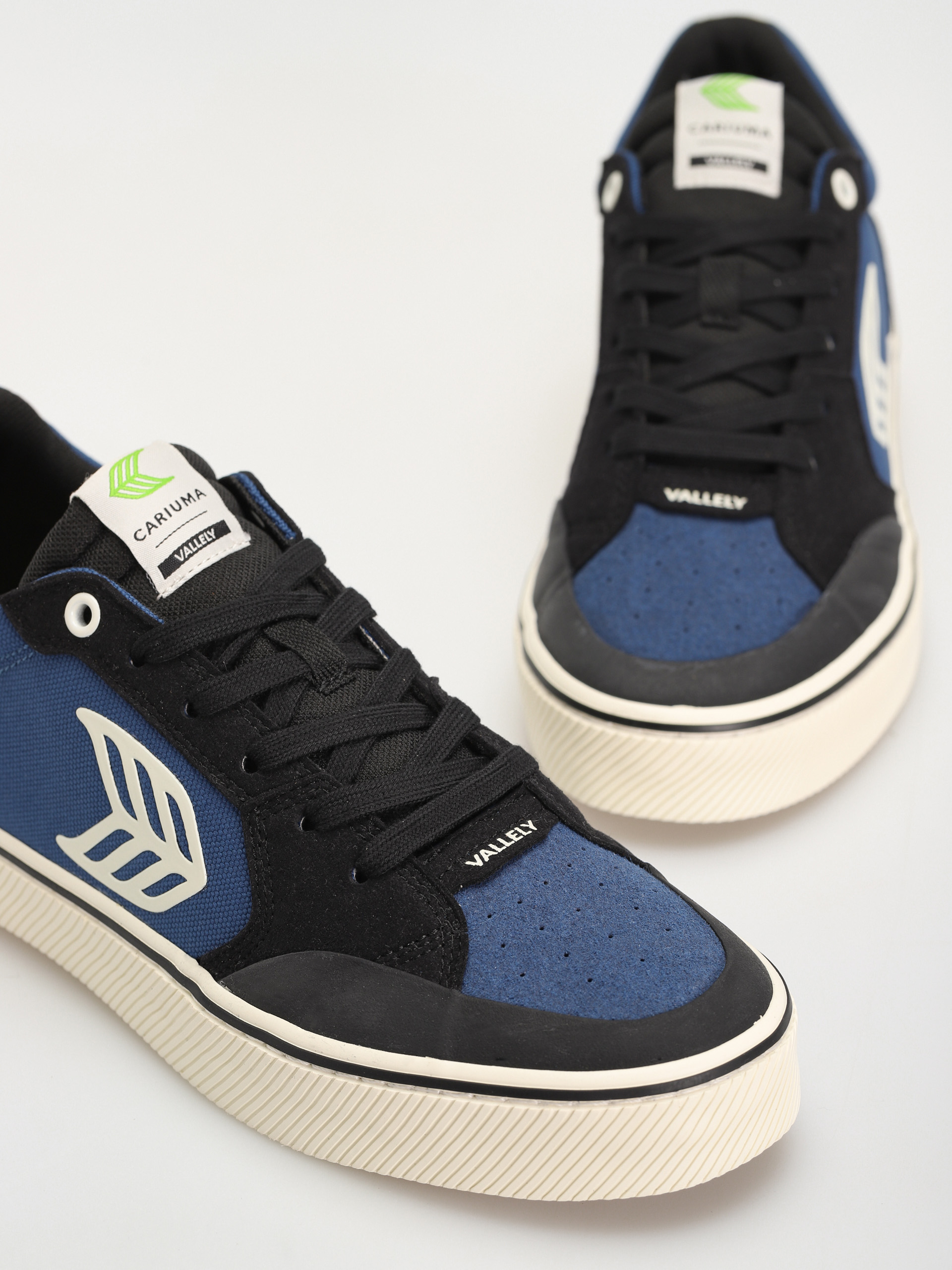 Cariuma Vallely Shoes (mystery blue)