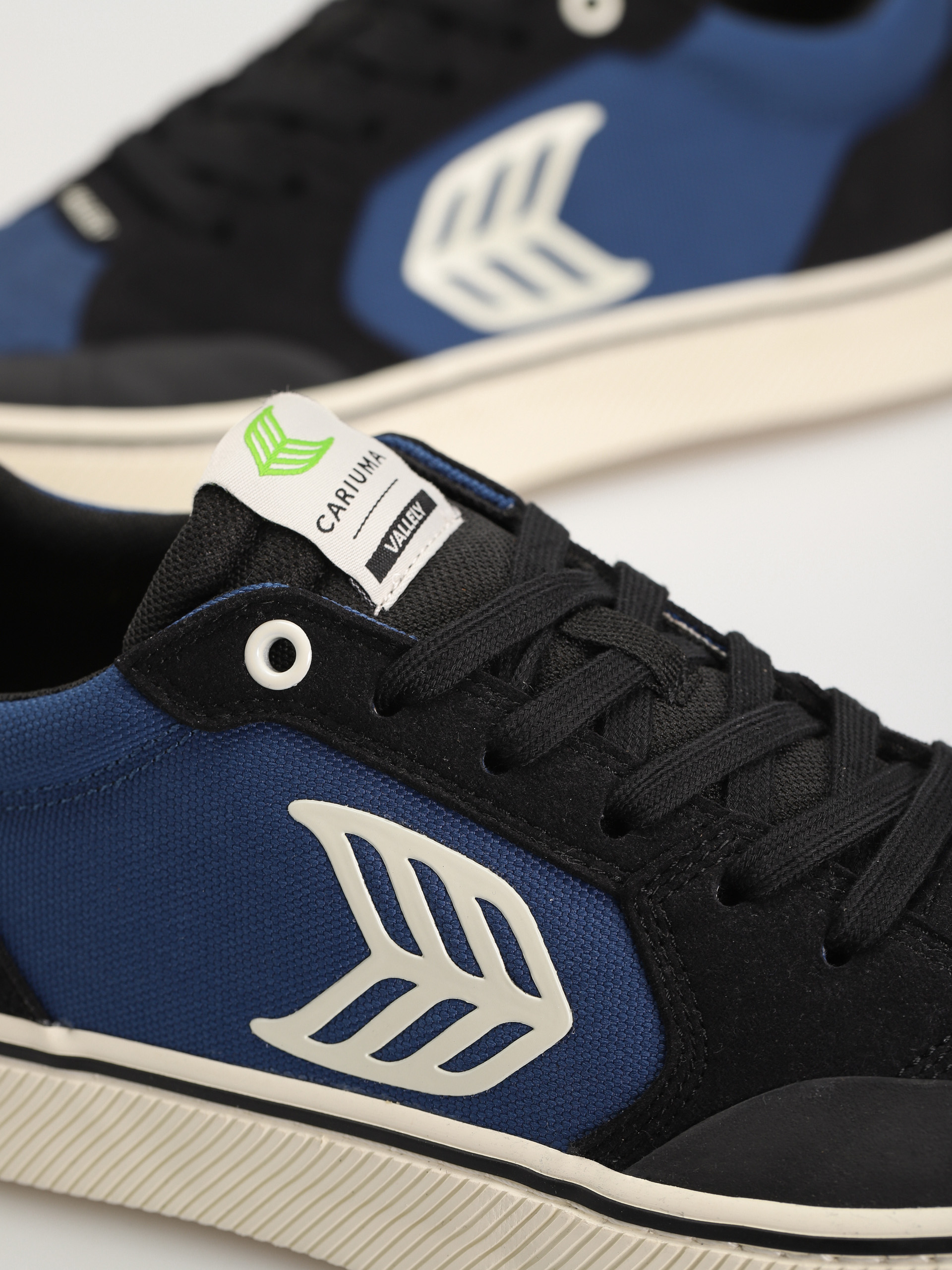 Cariuma Vallely Shoes (mystery blue)