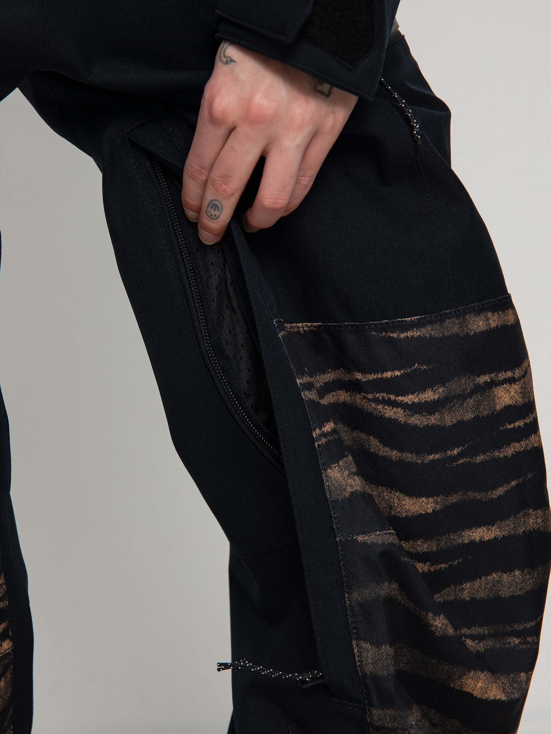 Womens Volcom Romy Snow Suit Snowboard jacket (black)