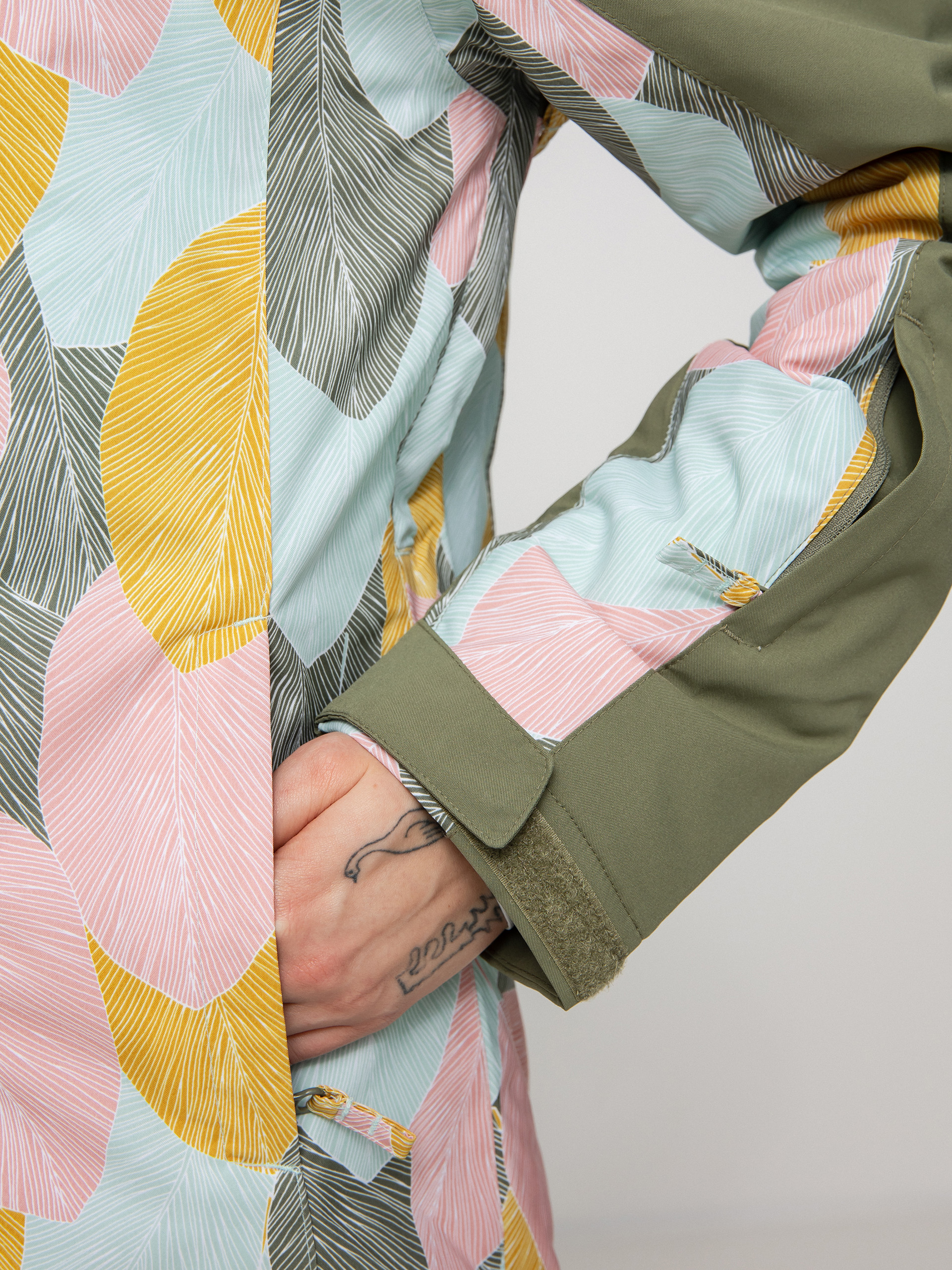 Damen Roxy Galaxy Print Block Snowboardjacke (deep lichen green la palmeraie)