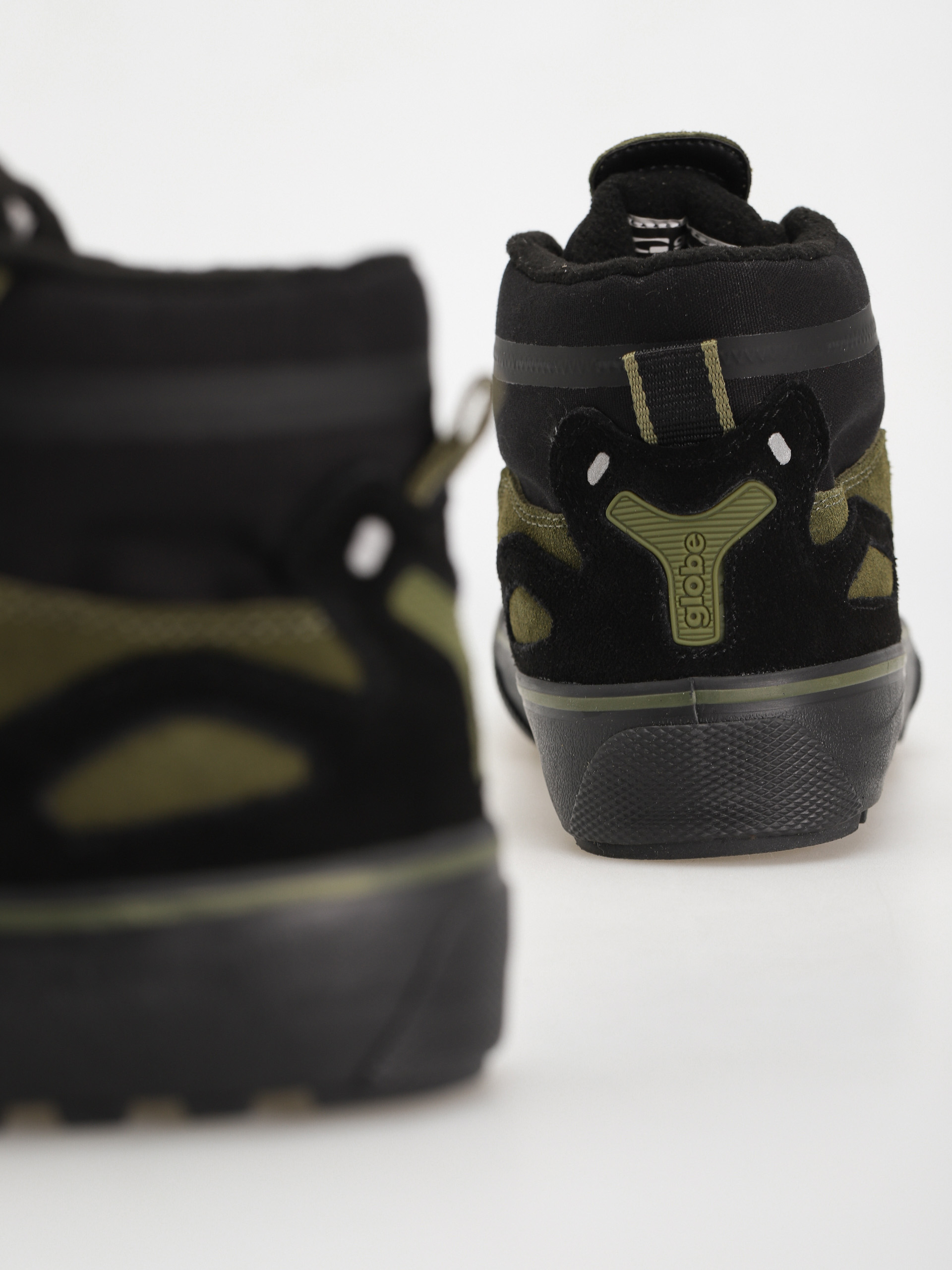 Globe Dimension Shoes (black/moss/summit)