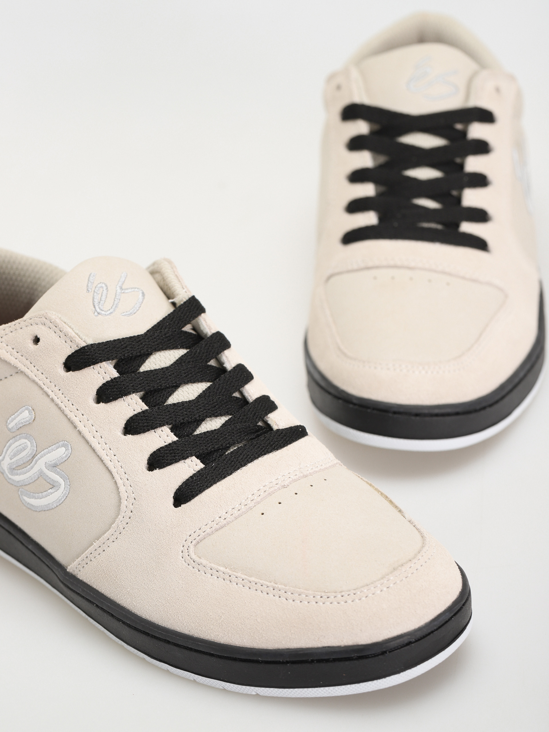 eS Eos Shoes (white/black)