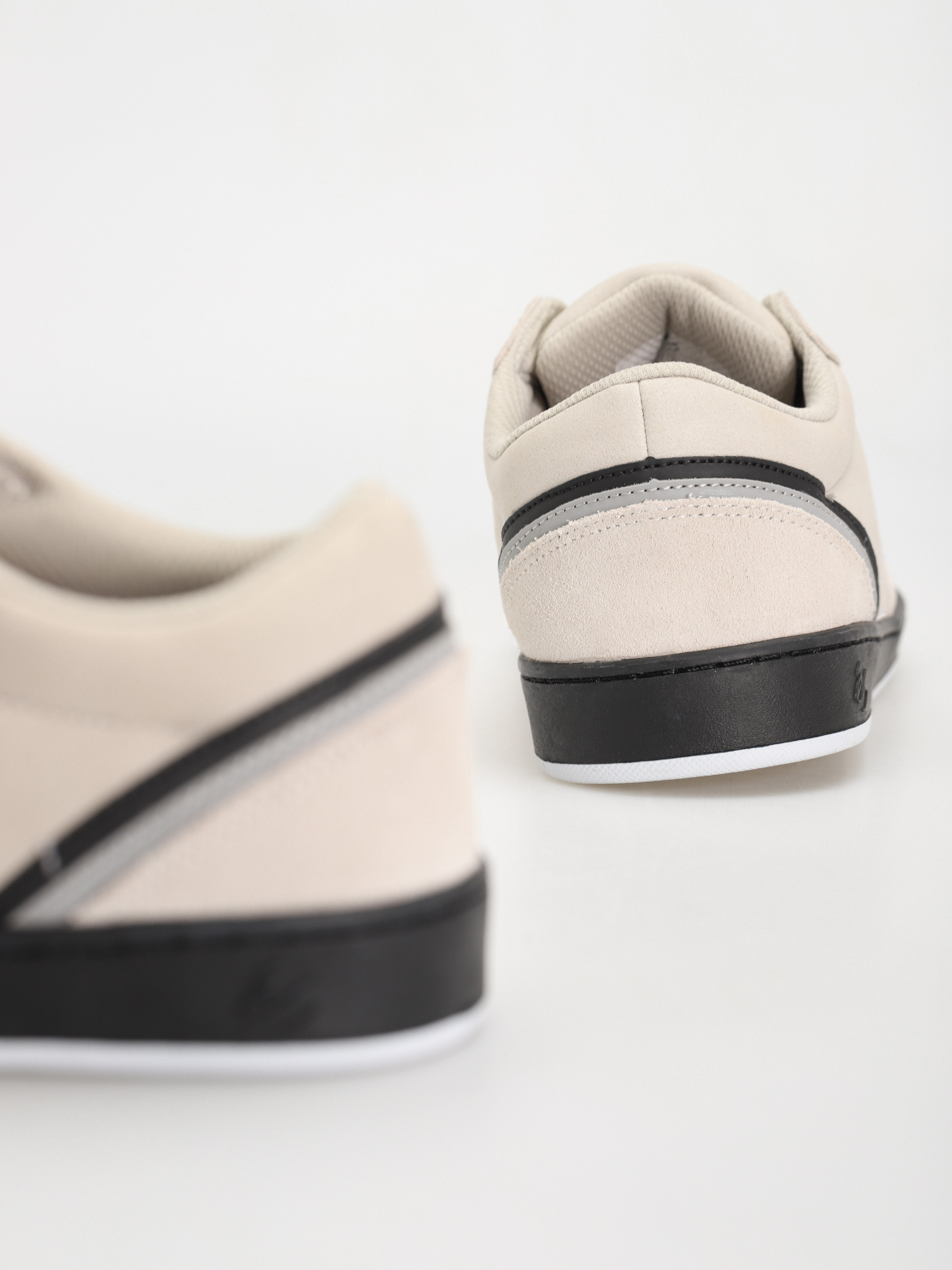 eS Eos Shoes (white/black)