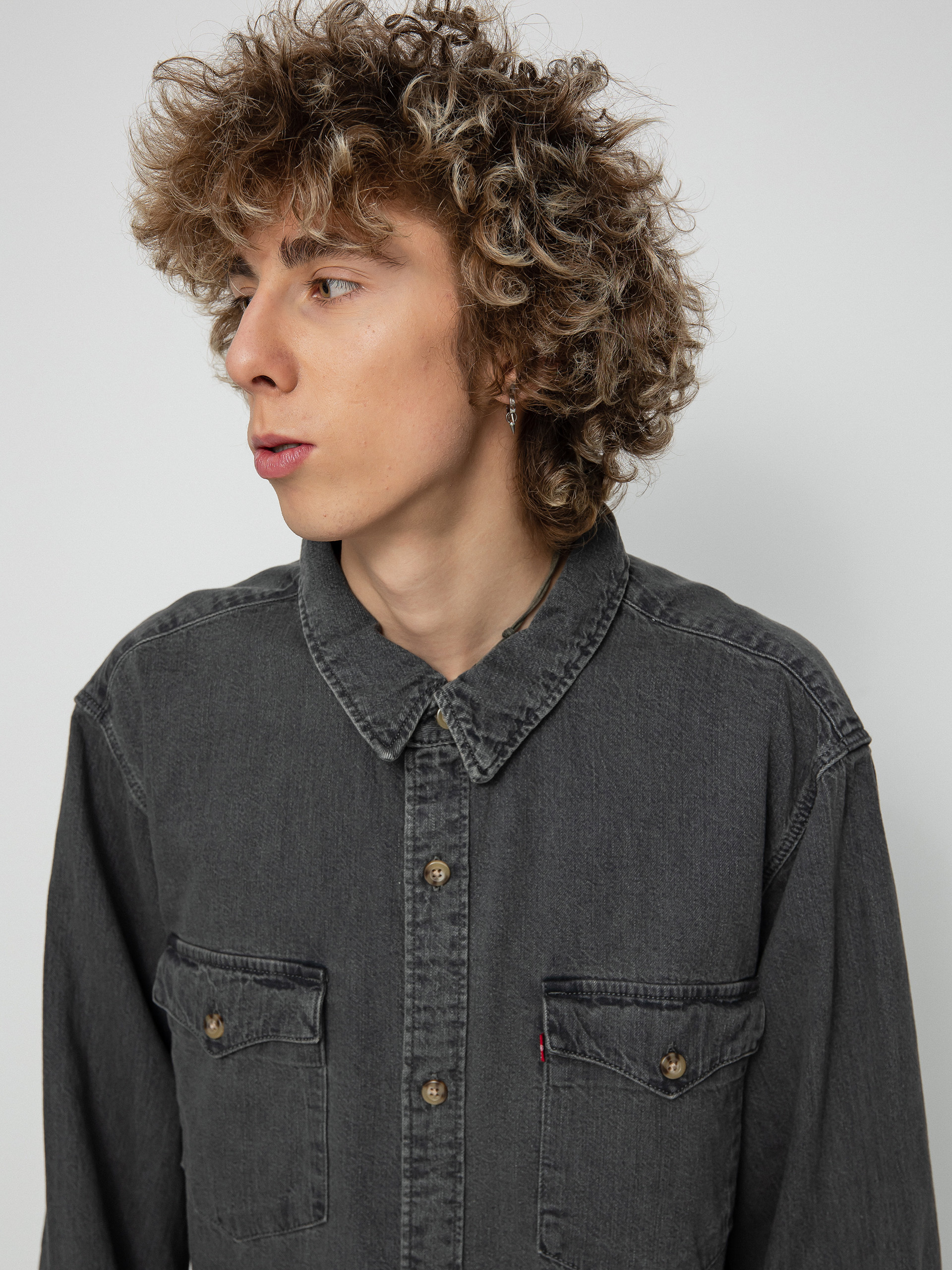 Levi's® Relaxed Fit Western Shirt (black worn)
