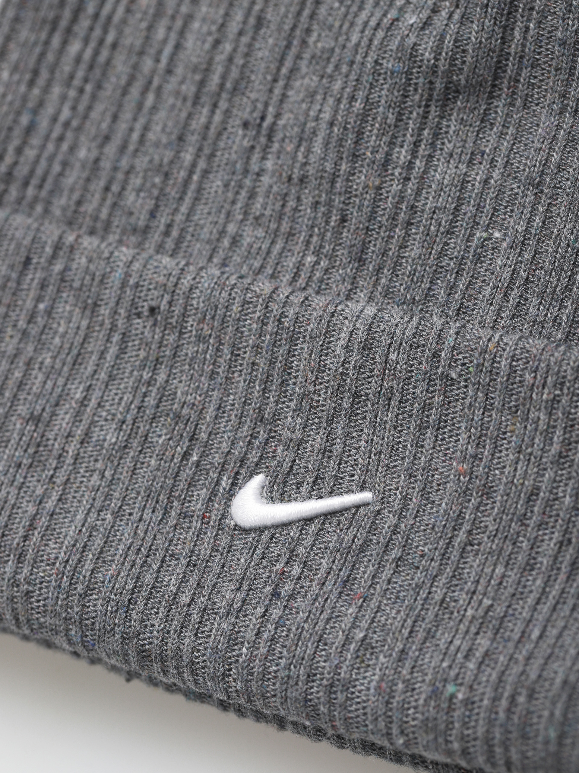 Nike SB Fisherman Nushred Beanie (smoke grey/white)