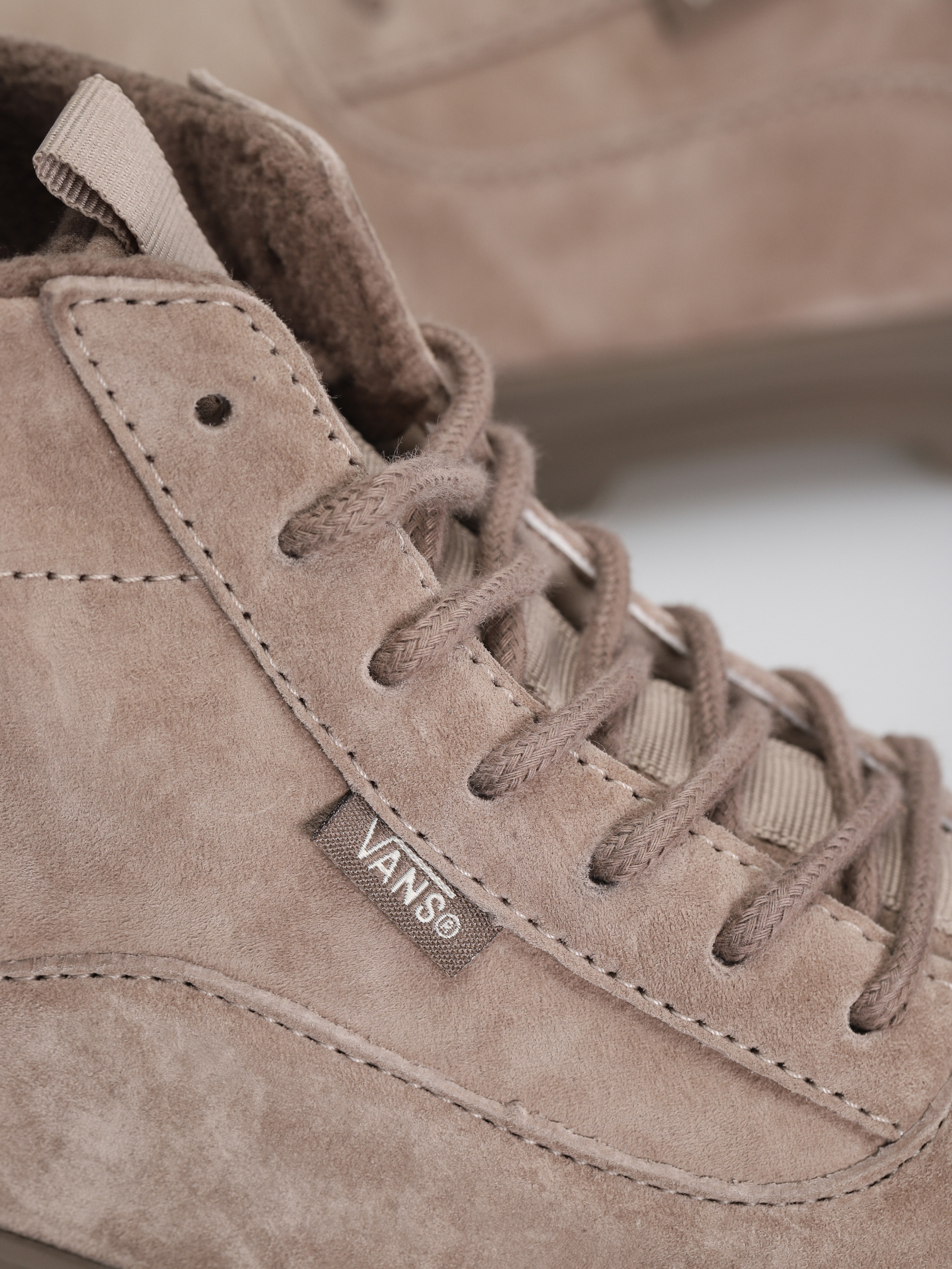 Vans hot sale hummus suede