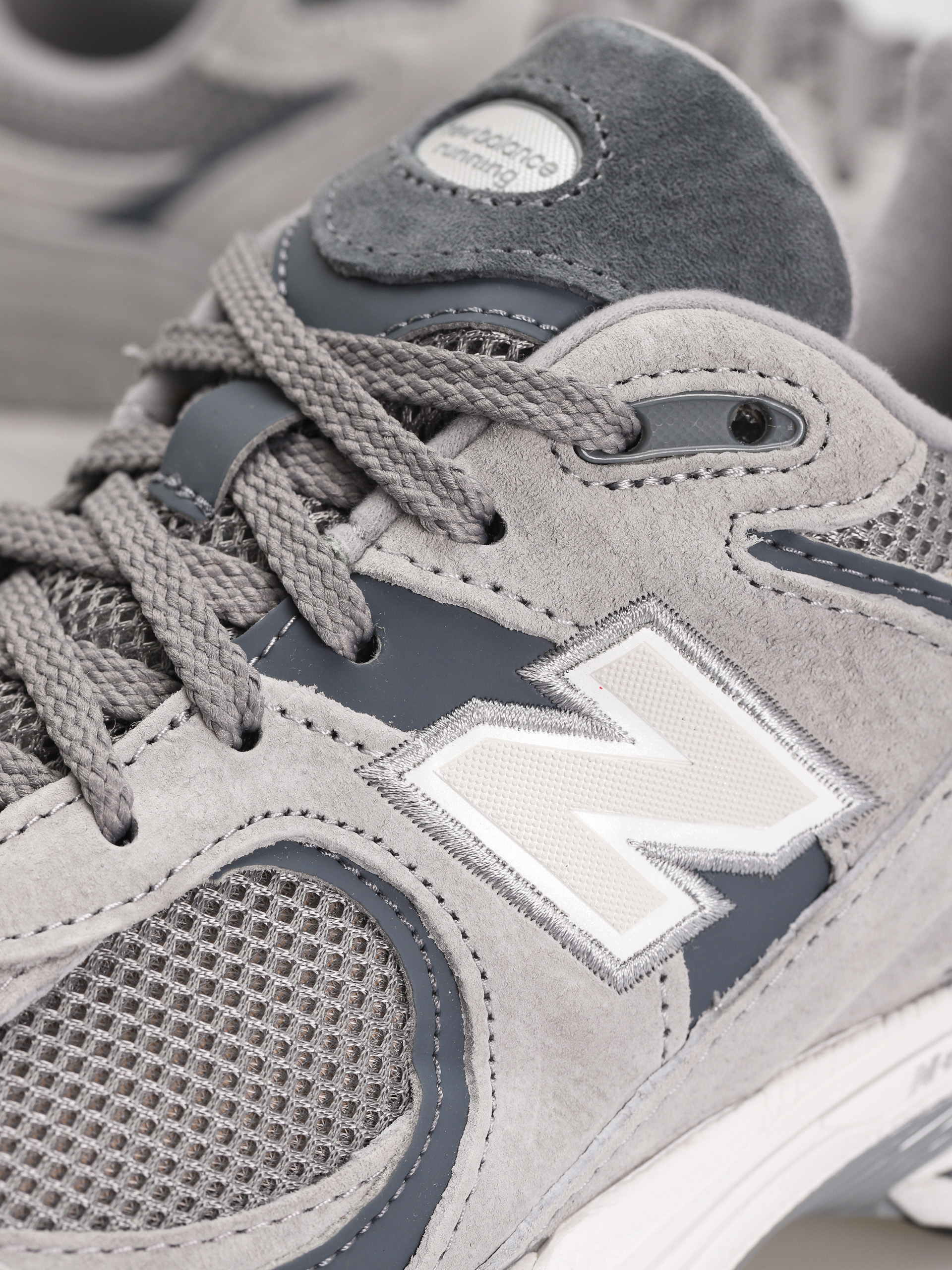New Balance 2002 Shoes (grey)
