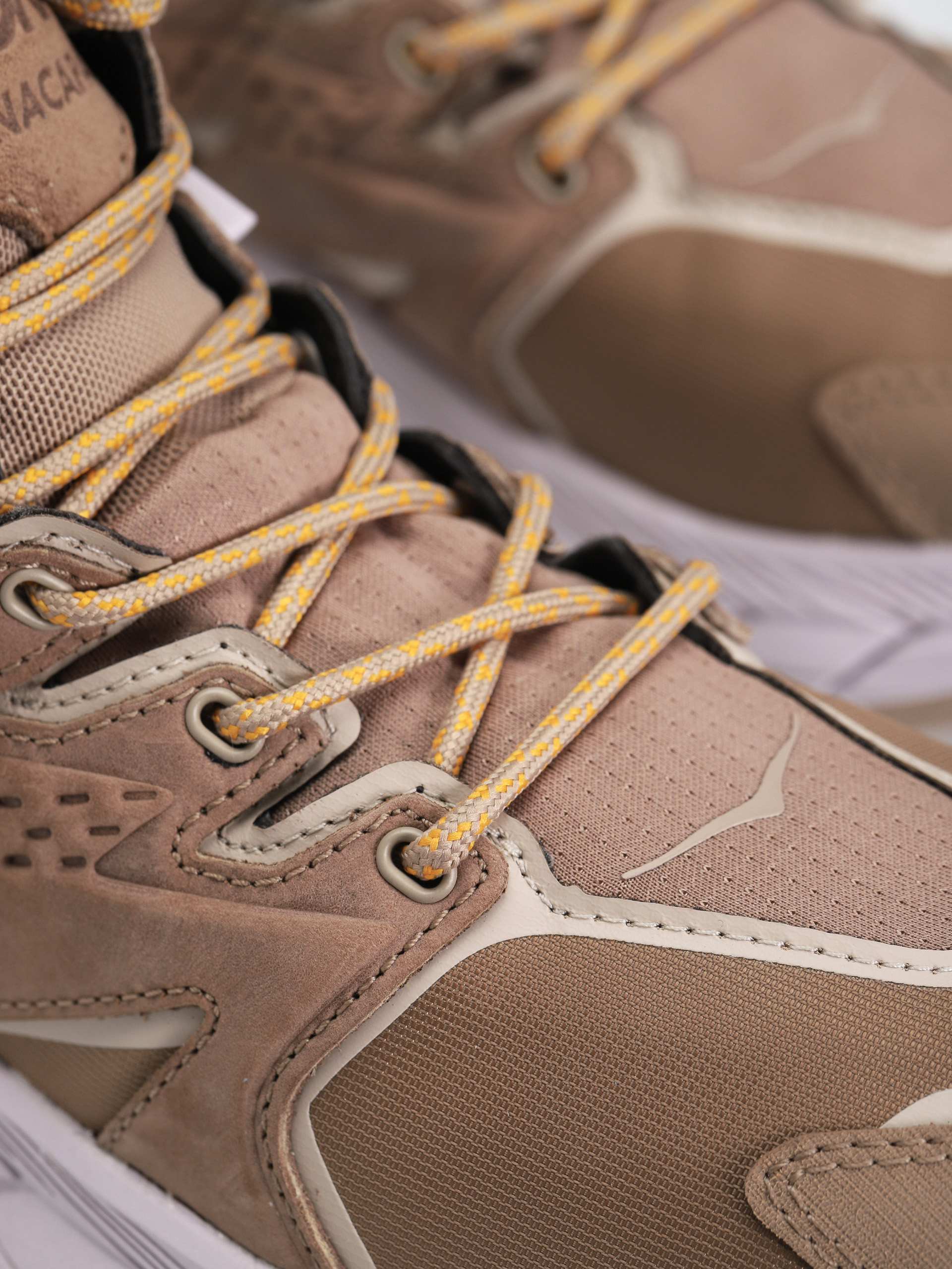 Hoka One One Anacapa Mid GTX Schuhe Wmn (dune/lilac marble)