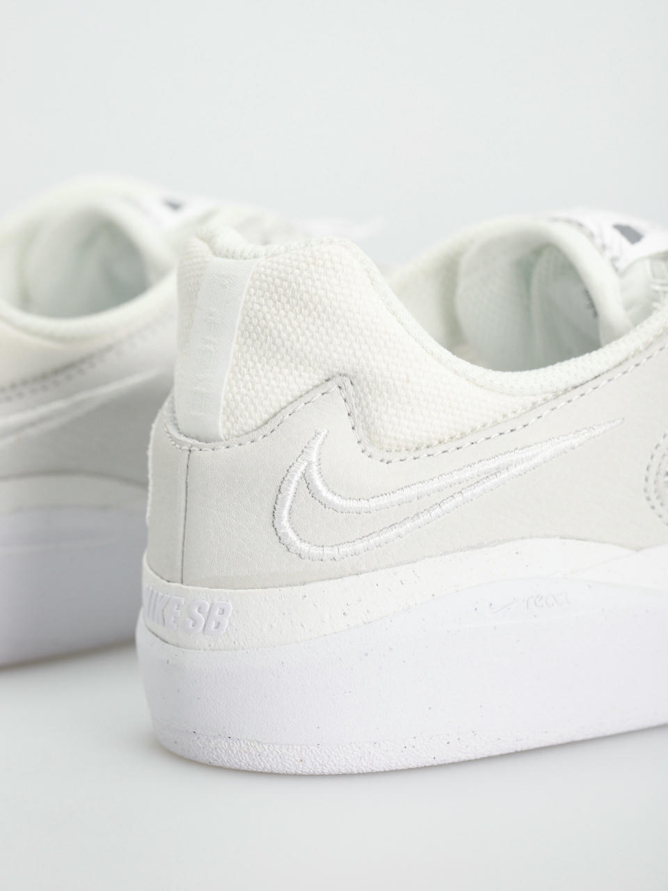 Nike SB Ishod Prm Shoes (summit white/summit white summit white)