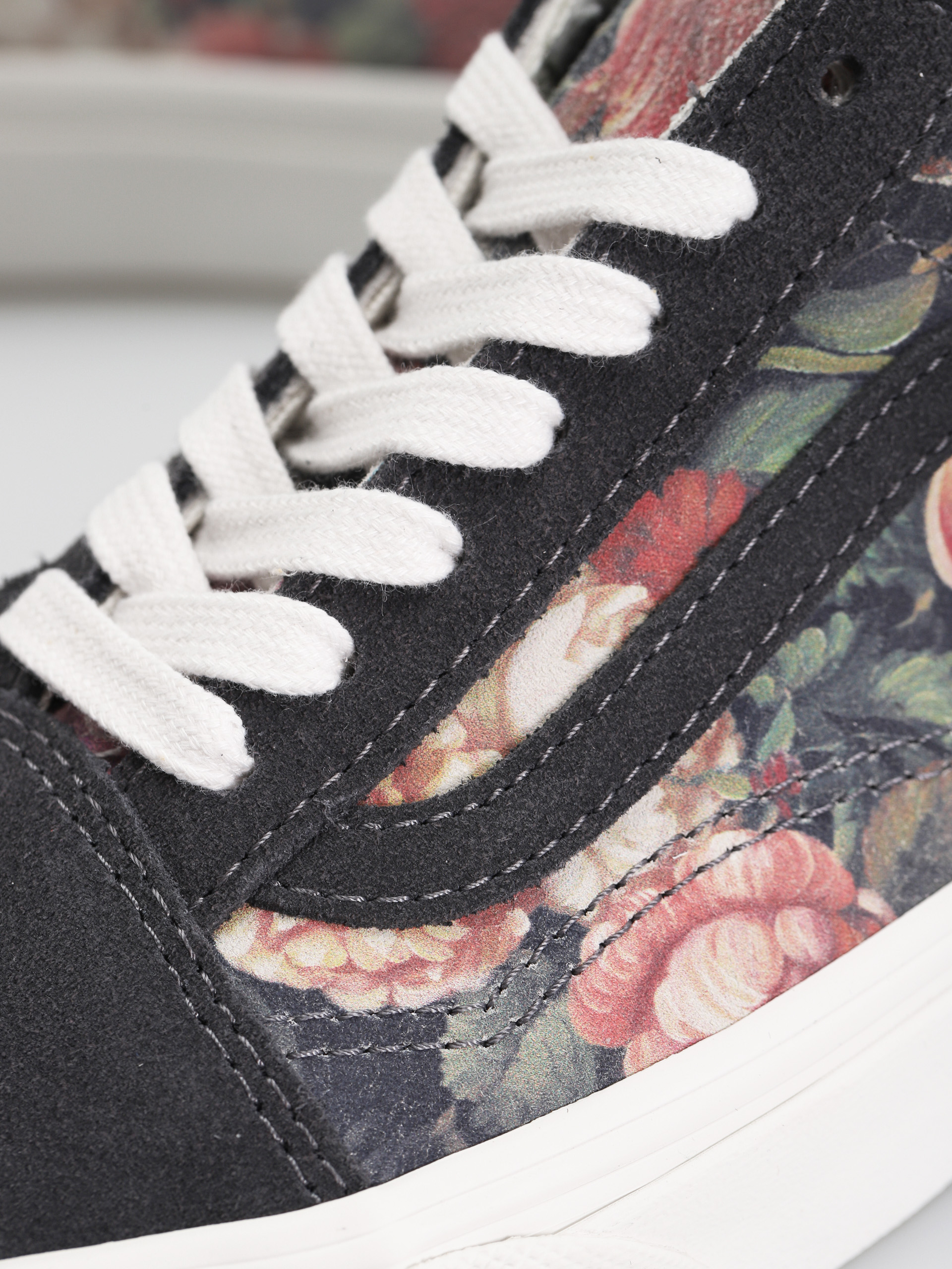 Vans Old Skool Shoes (moody floral grey/white)