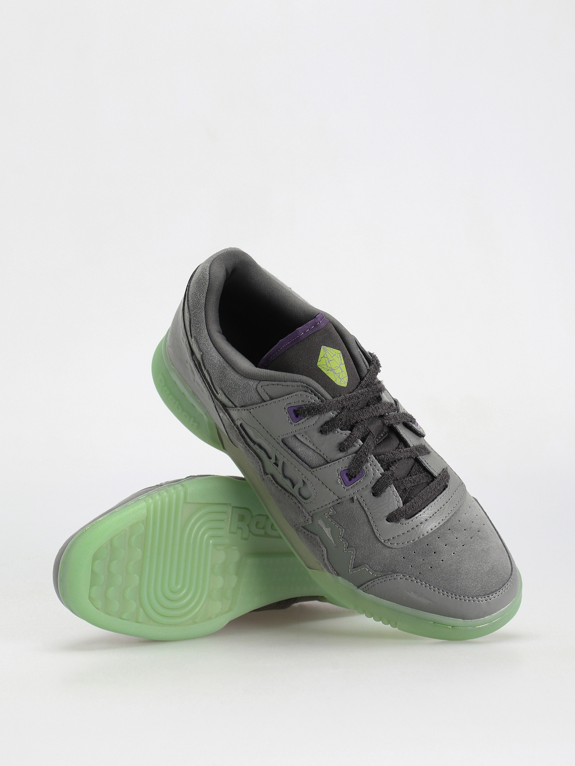 Reebok Workout Plus Shoes grey (essgry/coal/fregrn)