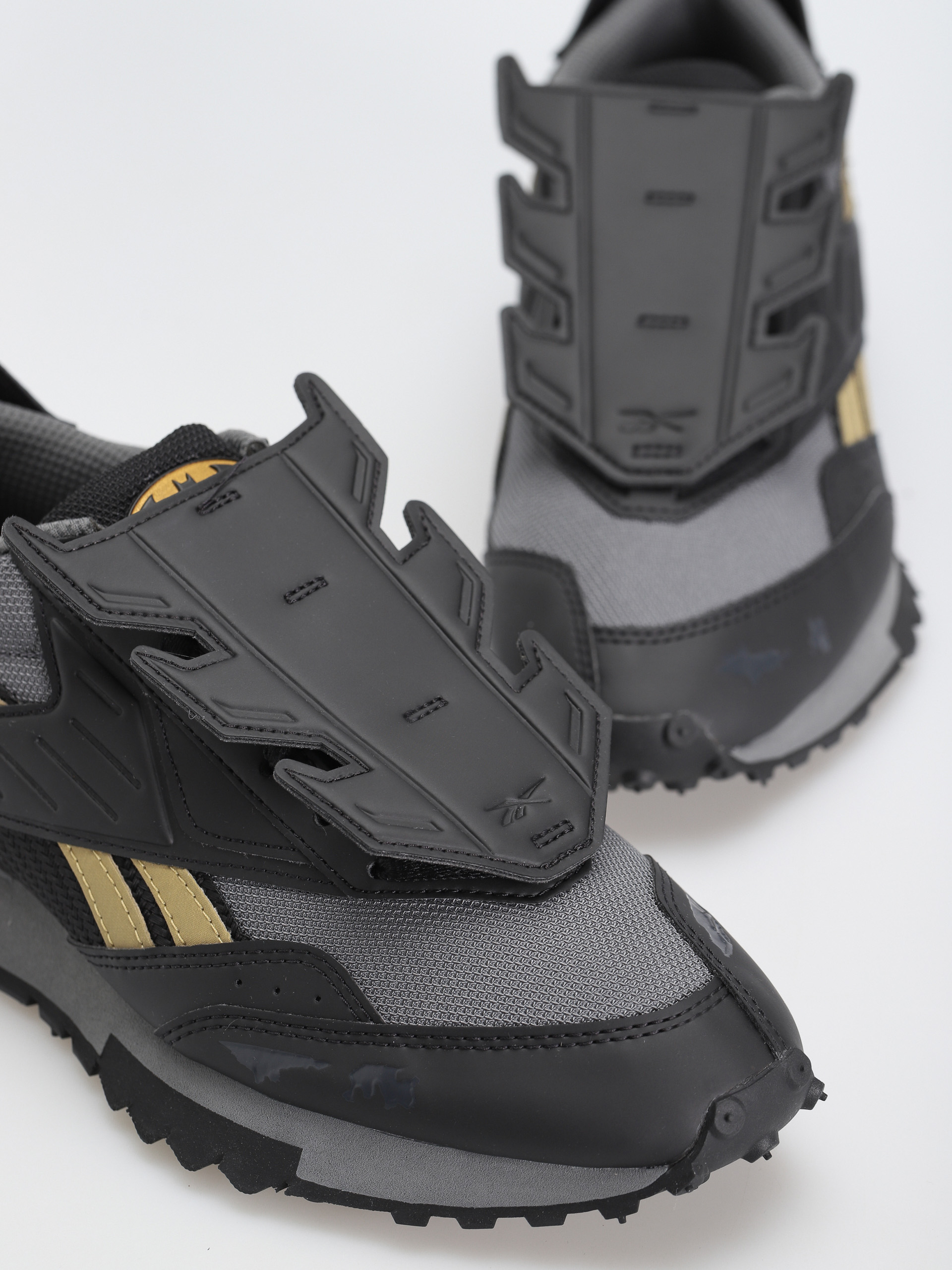 Reebok Lx 2200 Shoes (cblack/alloy/magold)