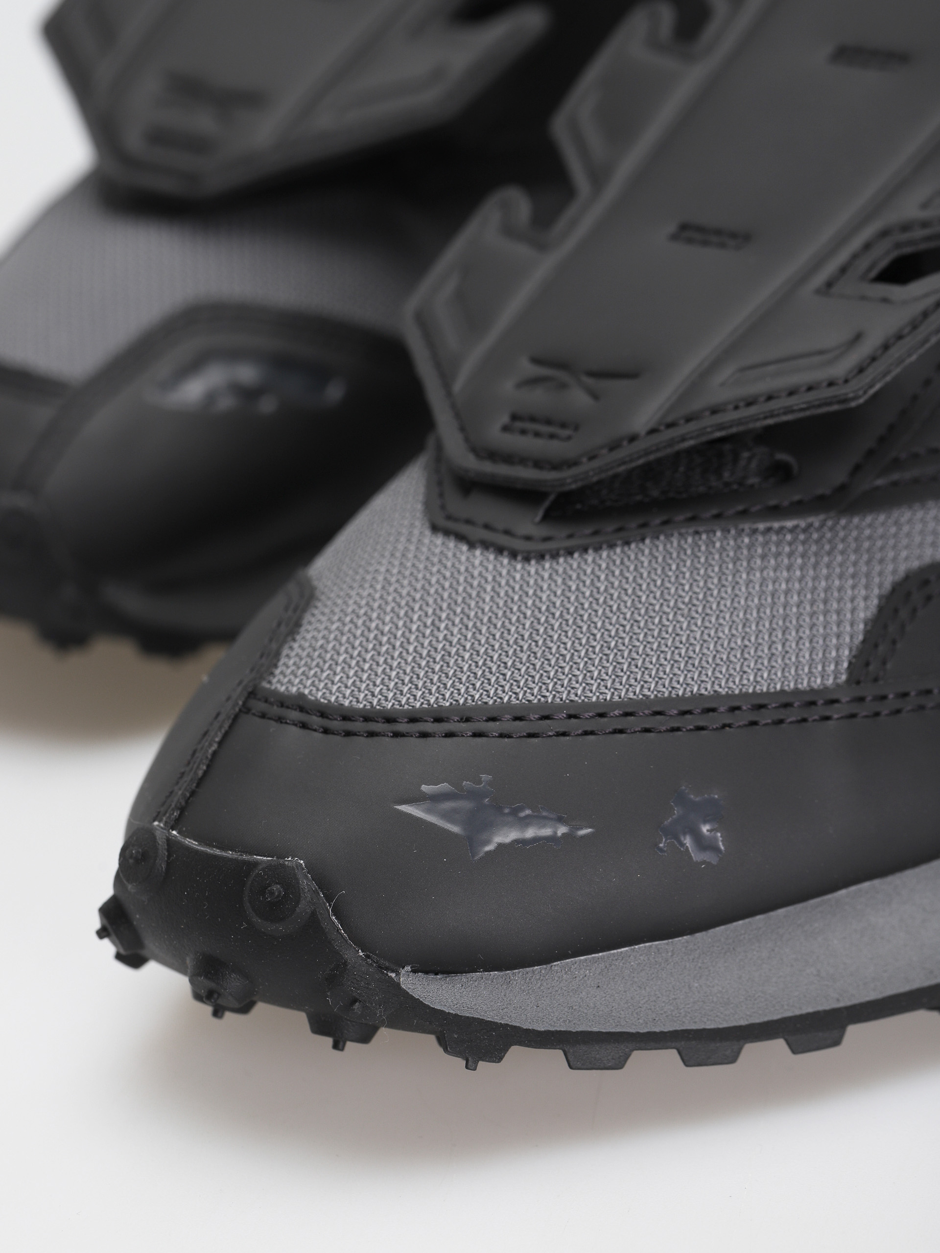 Reebok Lx 2200 Shoes (cblack/alloy/magold)