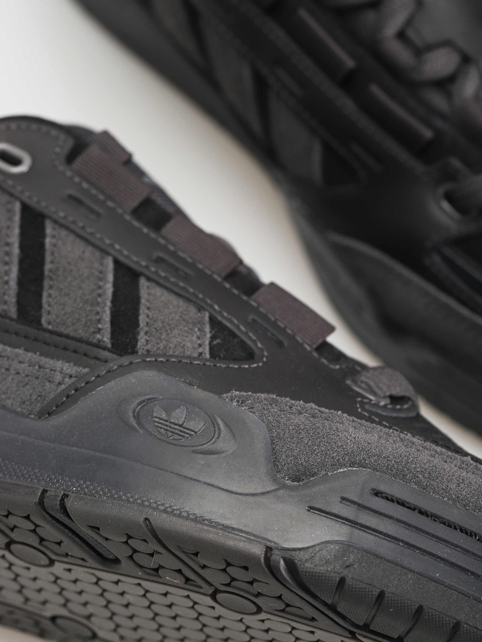 adidas Originals Adi2000 Shoes (cblack/utiblk/utiblk)