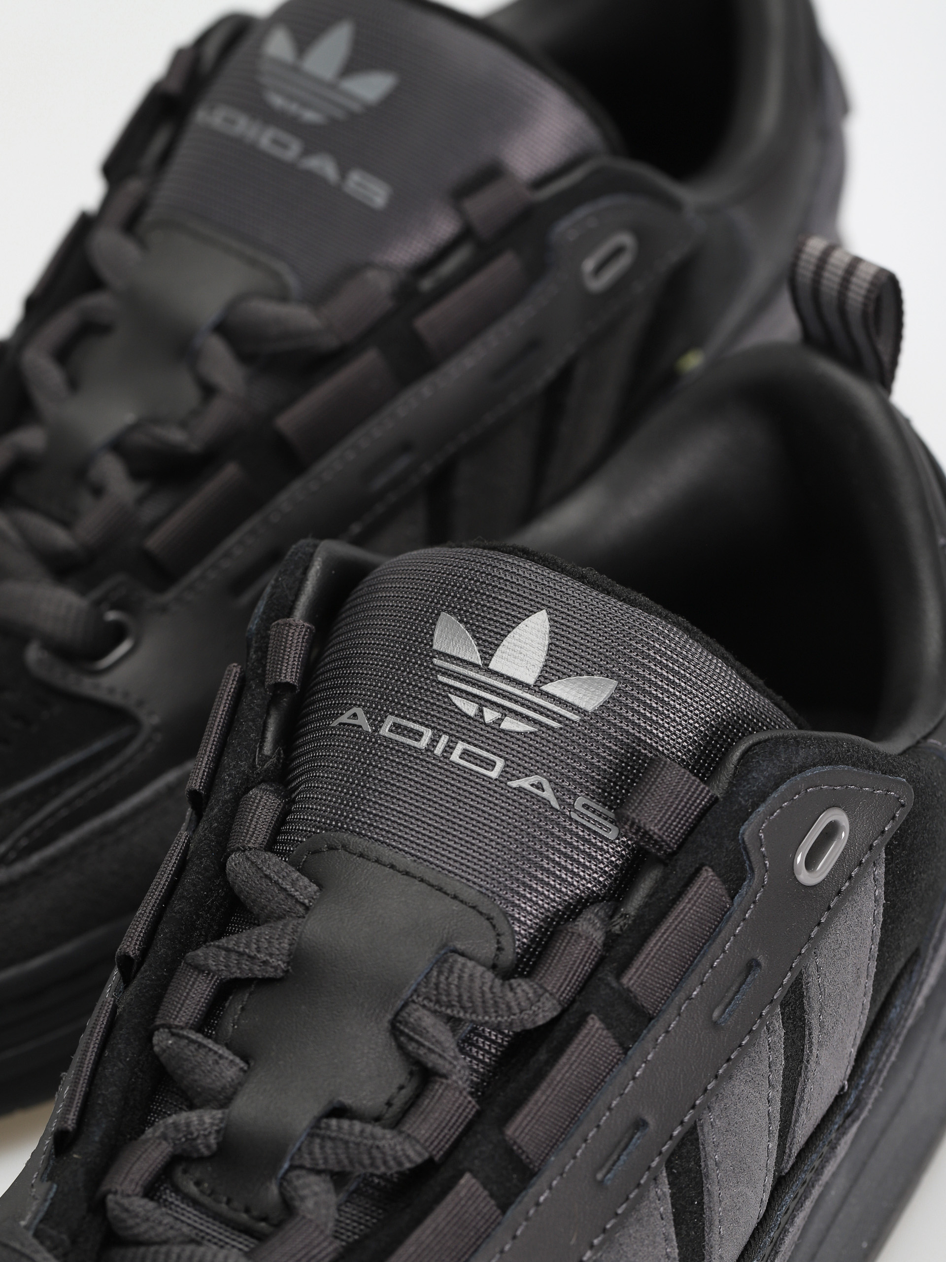 adidas Originals Adi2000 Shoes (cblack/utiblk/utiblk)