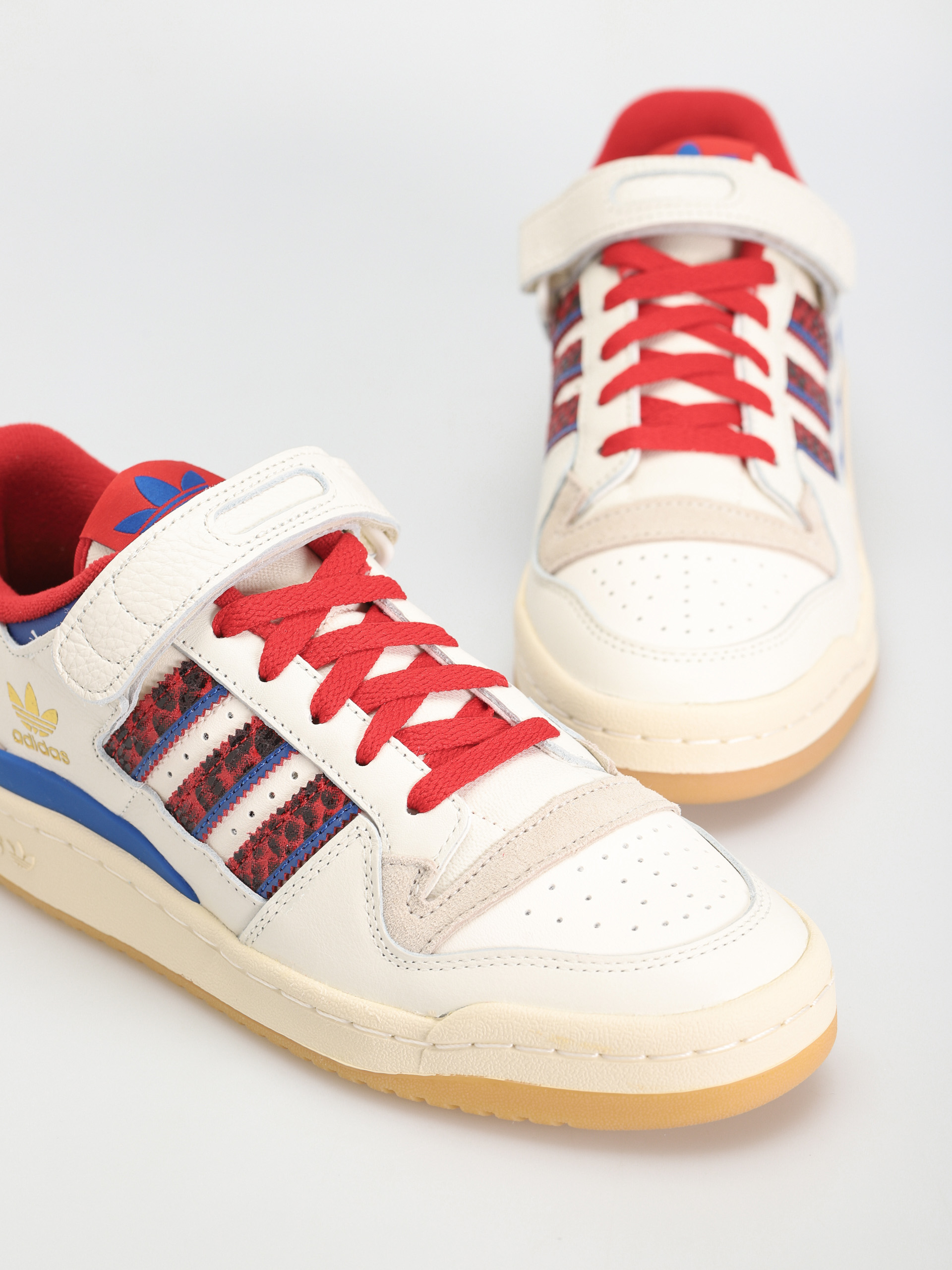 adidas Originals Forum 84 Low Schuhe (owhite/scarle/croyal)