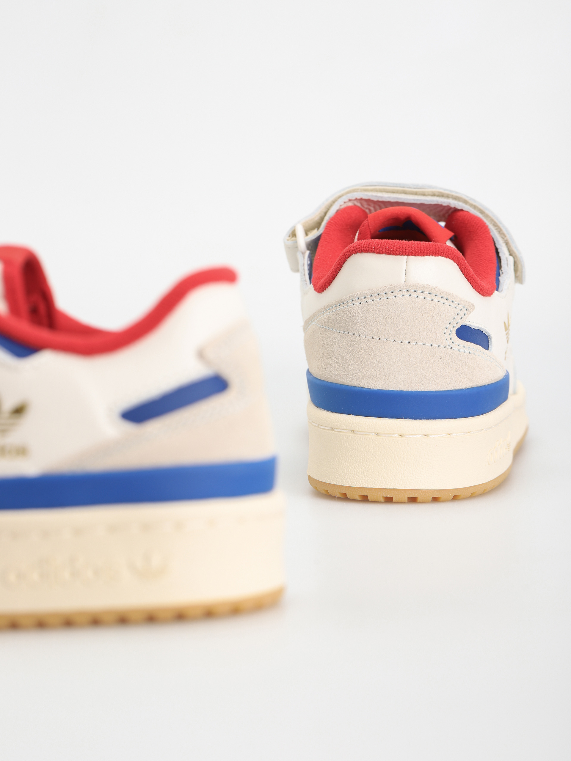 adidas Originals Forum 84 Low Shoes (owhite/scarle/croyal)