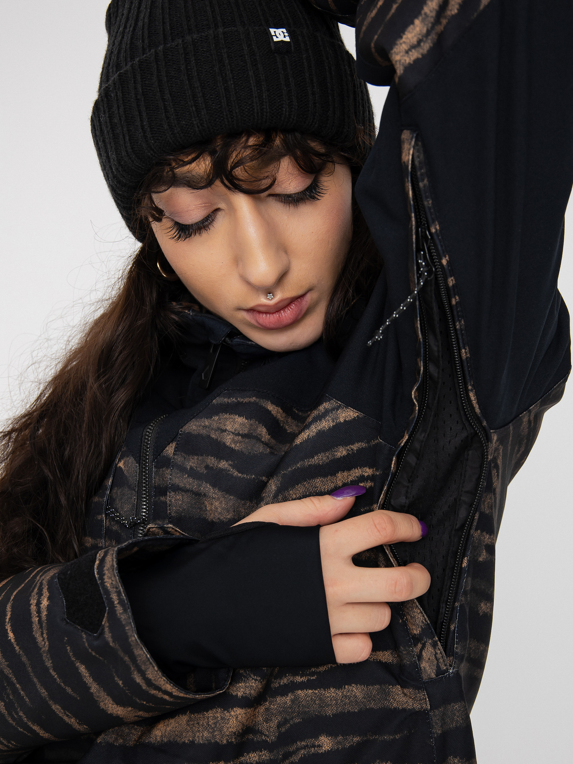 Damen Volcom Shelter 3D Stretch Snowboardjacke (tiger print)