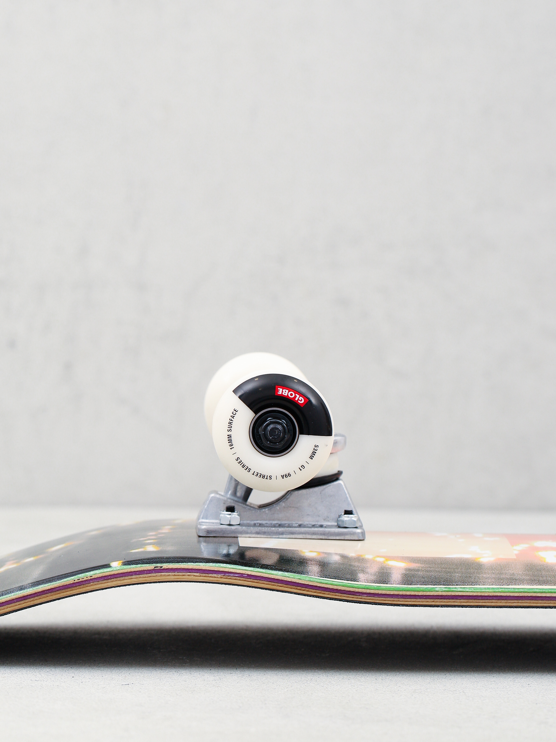 Globe G1 Stack Skateboard (refracted)