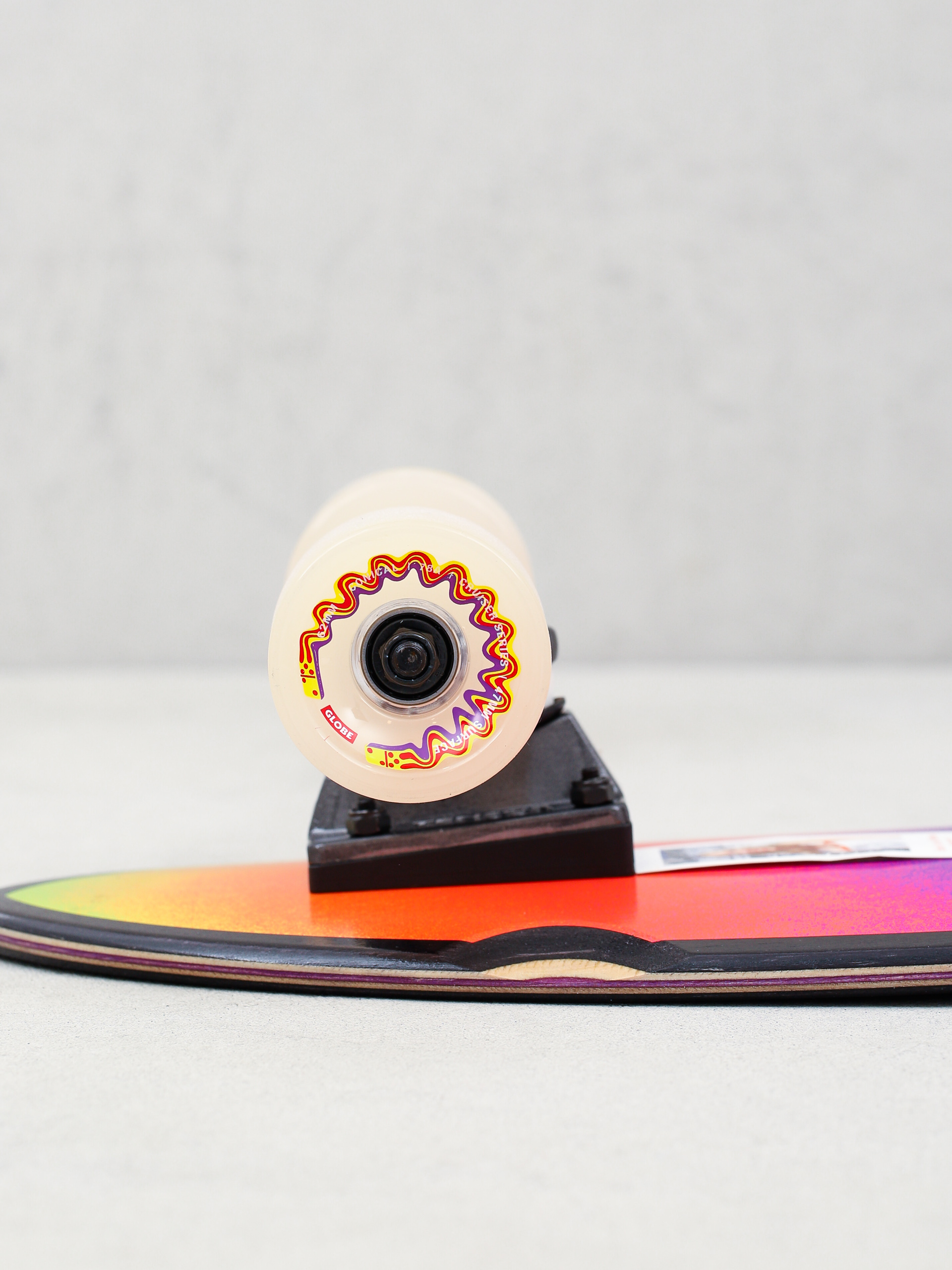 Globe Big Blazer Cruiser (melted mountains)