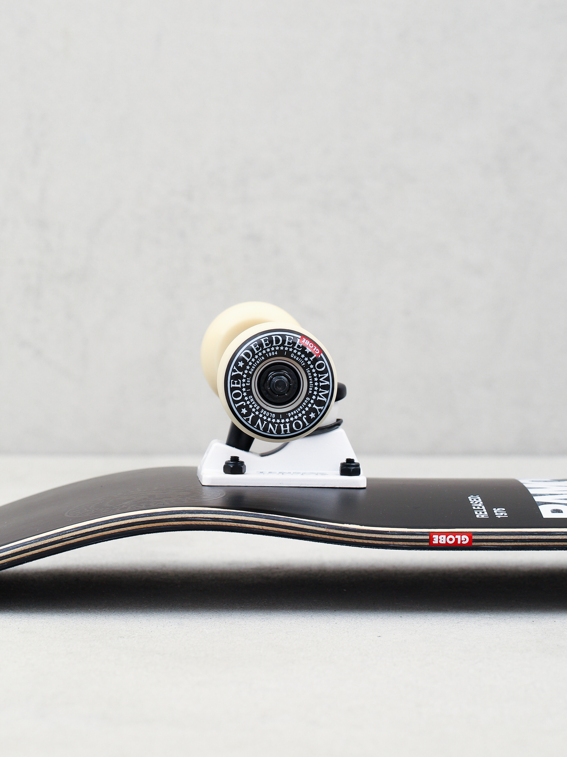 Globe G2 Ramones Skateboard (ramones)