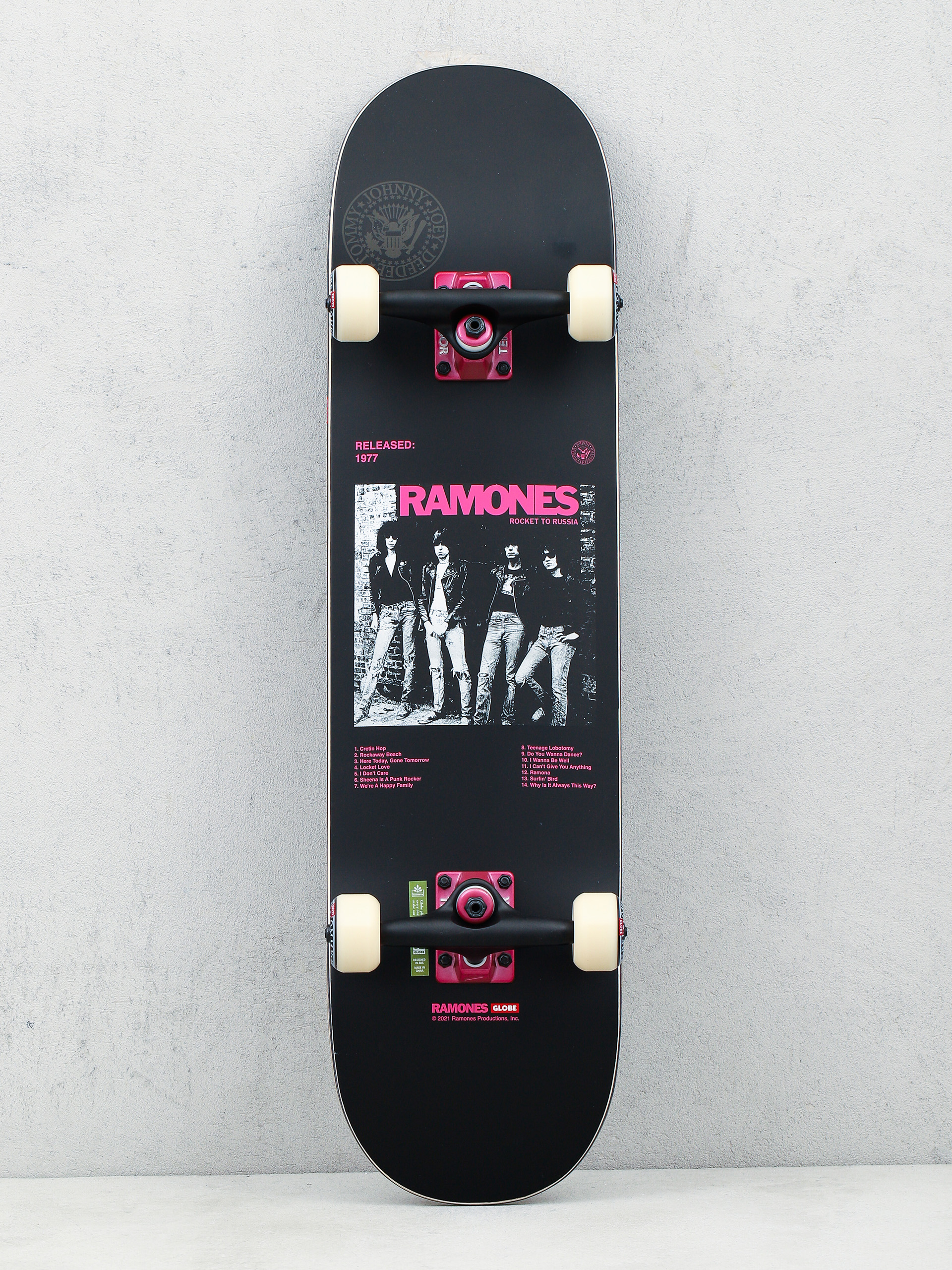 Globe G2 Ramones Skateboard (rocket to russia)