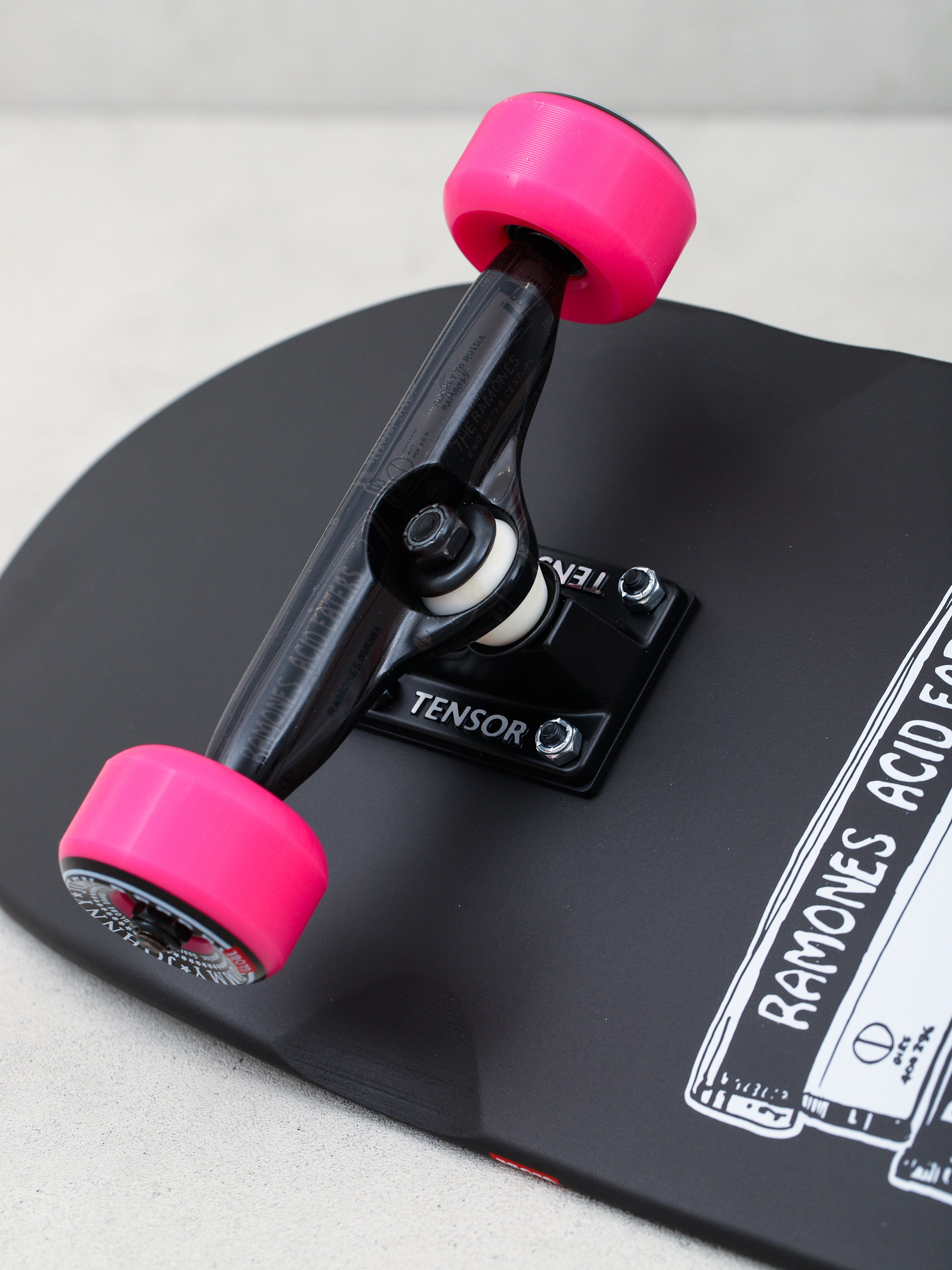 Globe Shooter Cruiser (ramones/hey ho)