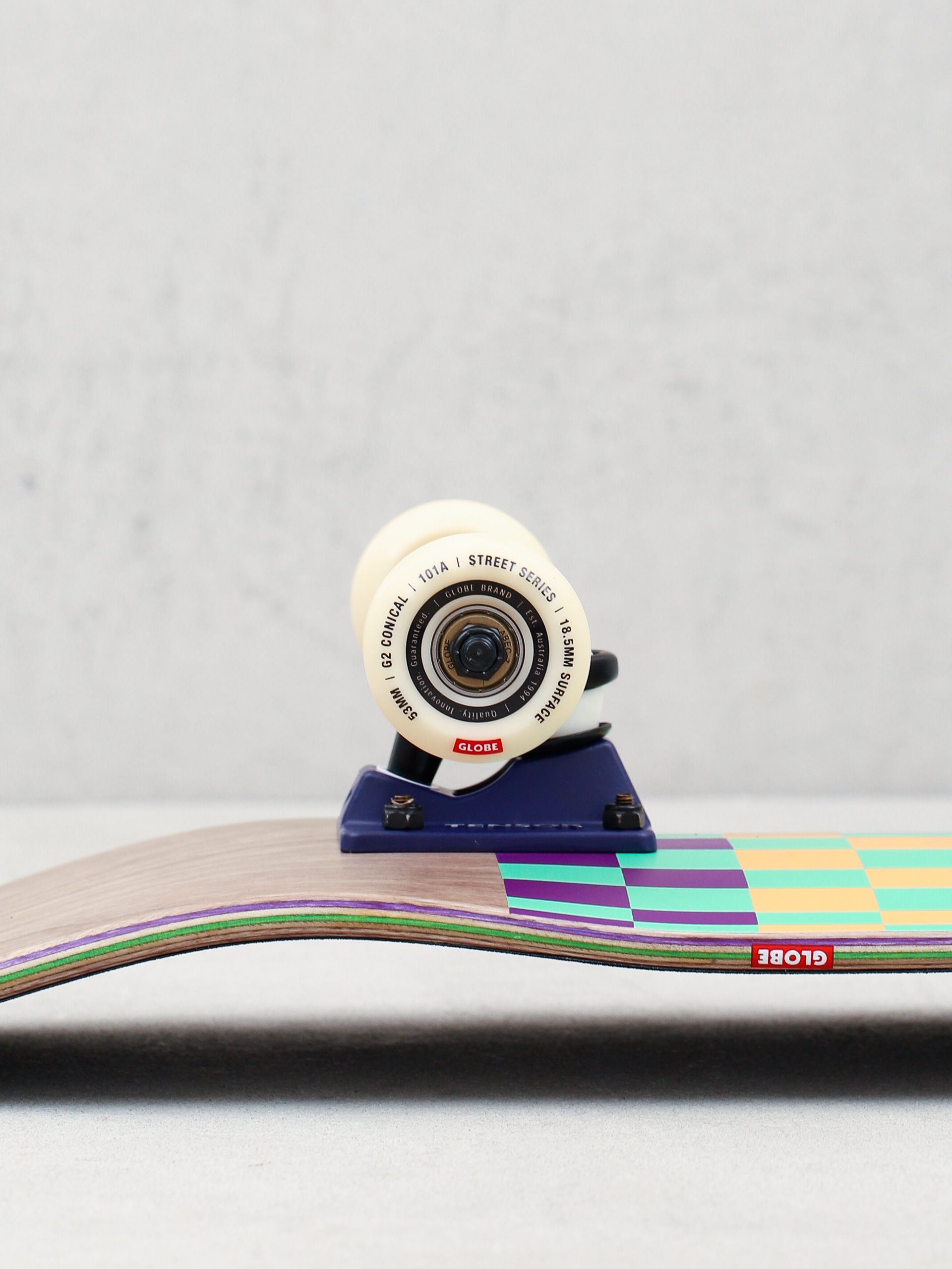 Globe G2 Check Please Skateboard (dark maple/grunge)