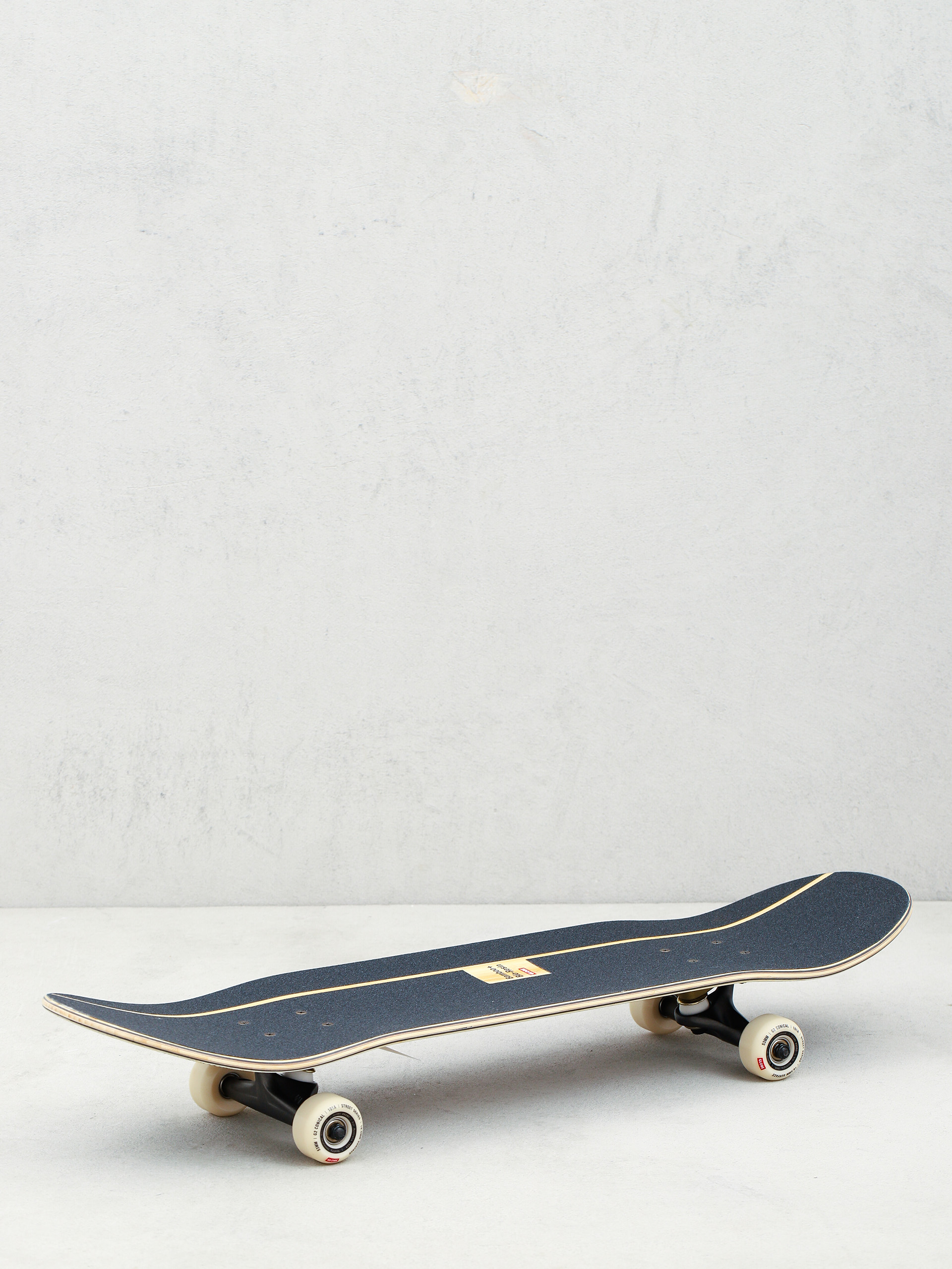 Globe G3 Black Holes Skateboard (bamboo/black)