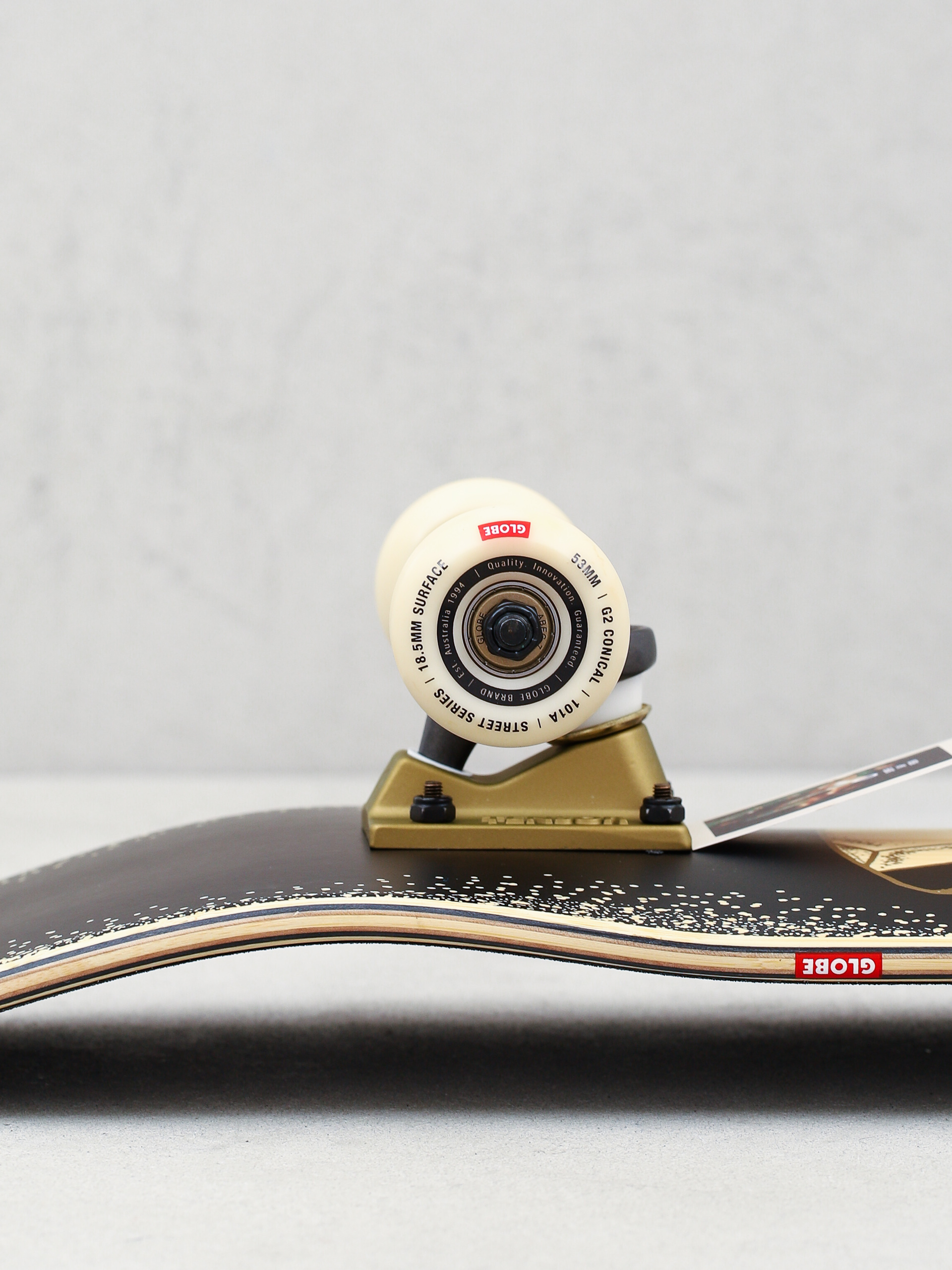 Globe G3 Black Holes Skateboard (bamboo/black)