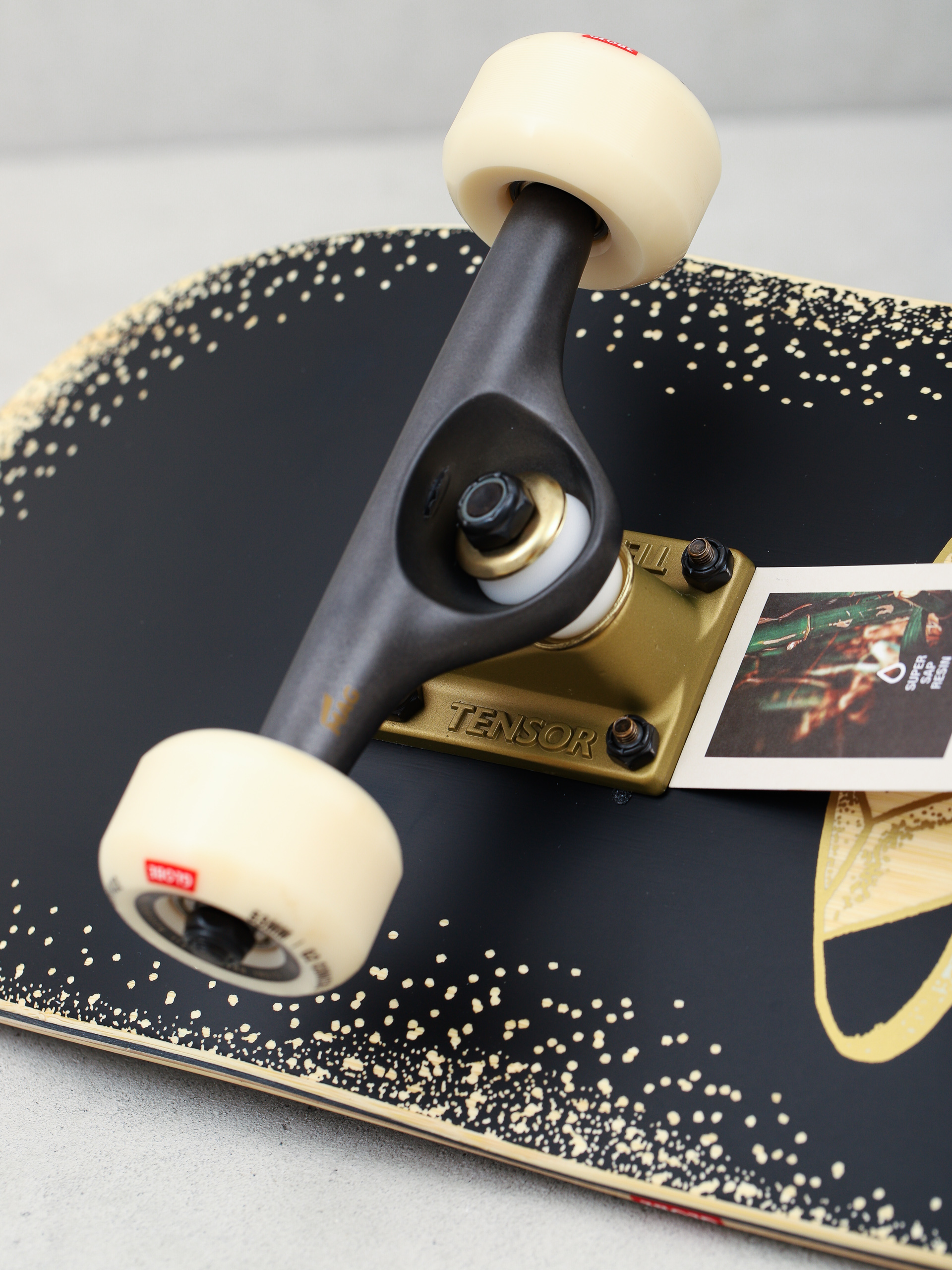Globe G3 Black Holes Skateboard (bamboo/black)