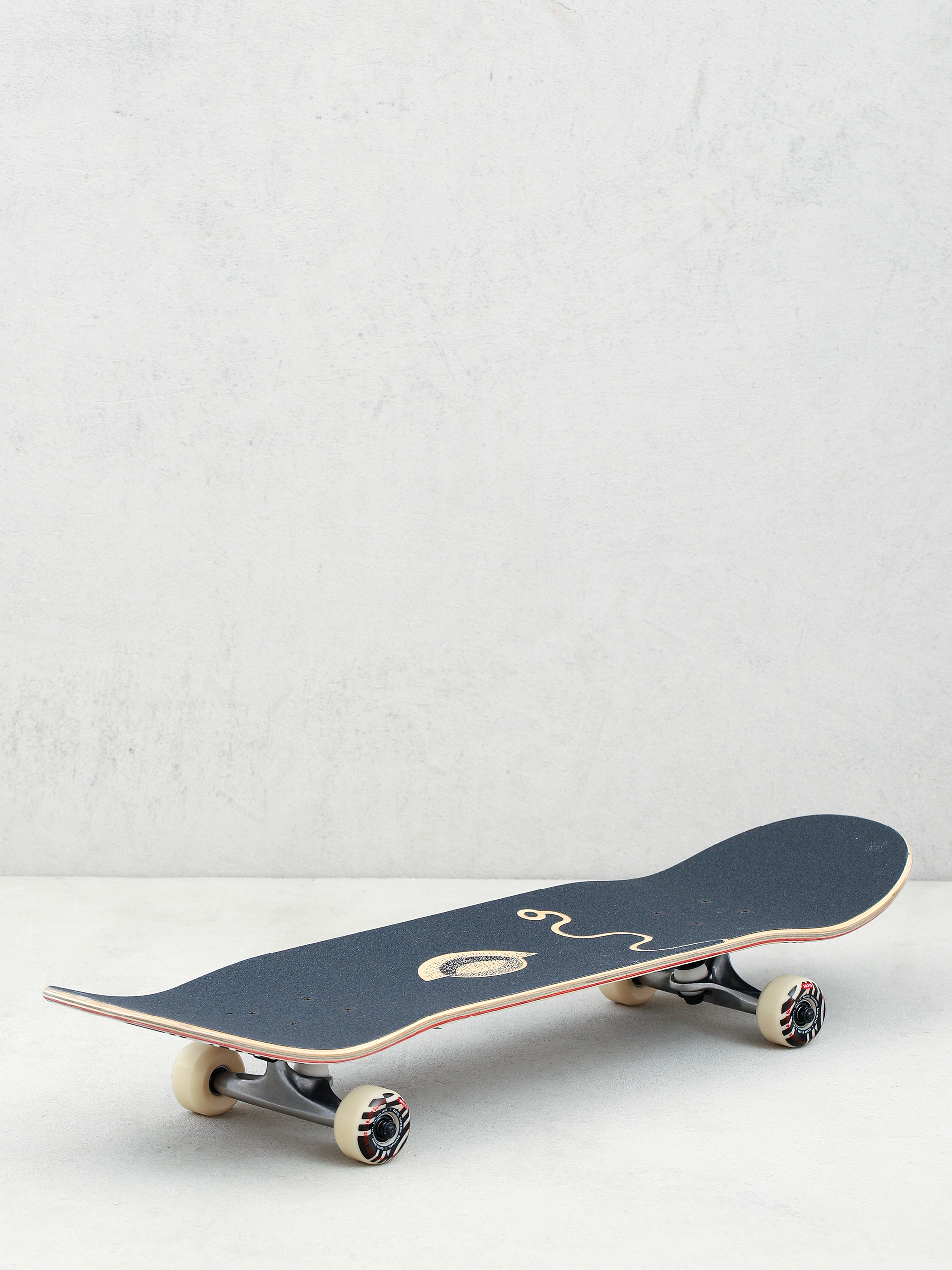 Skateboard Complet Globe G2 Tarka Plaza 8.375" - Planche érable, Trucks Tensor, Roues 55mm 101A