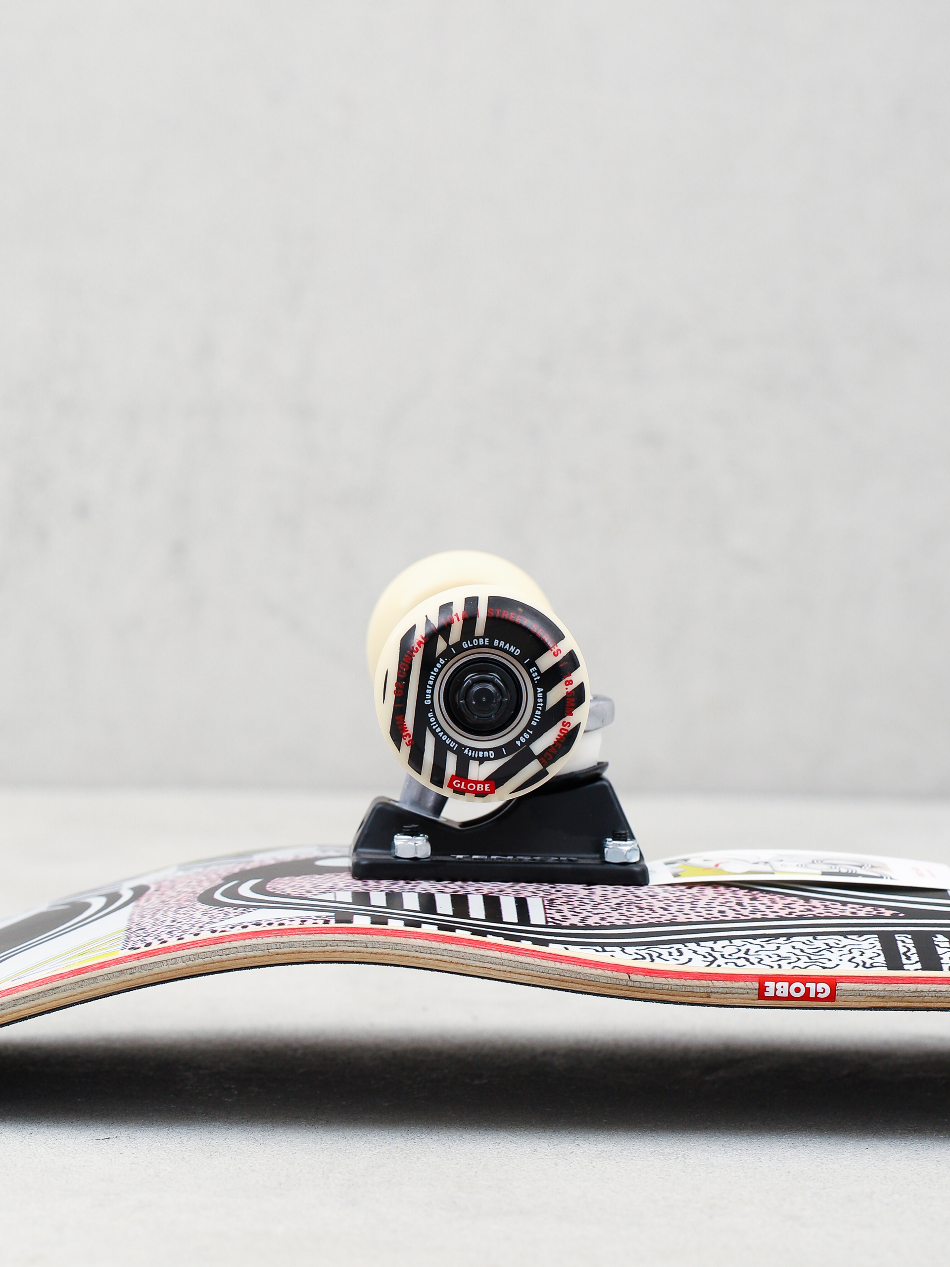 Globe G2 Razo Skateboard (ozar)