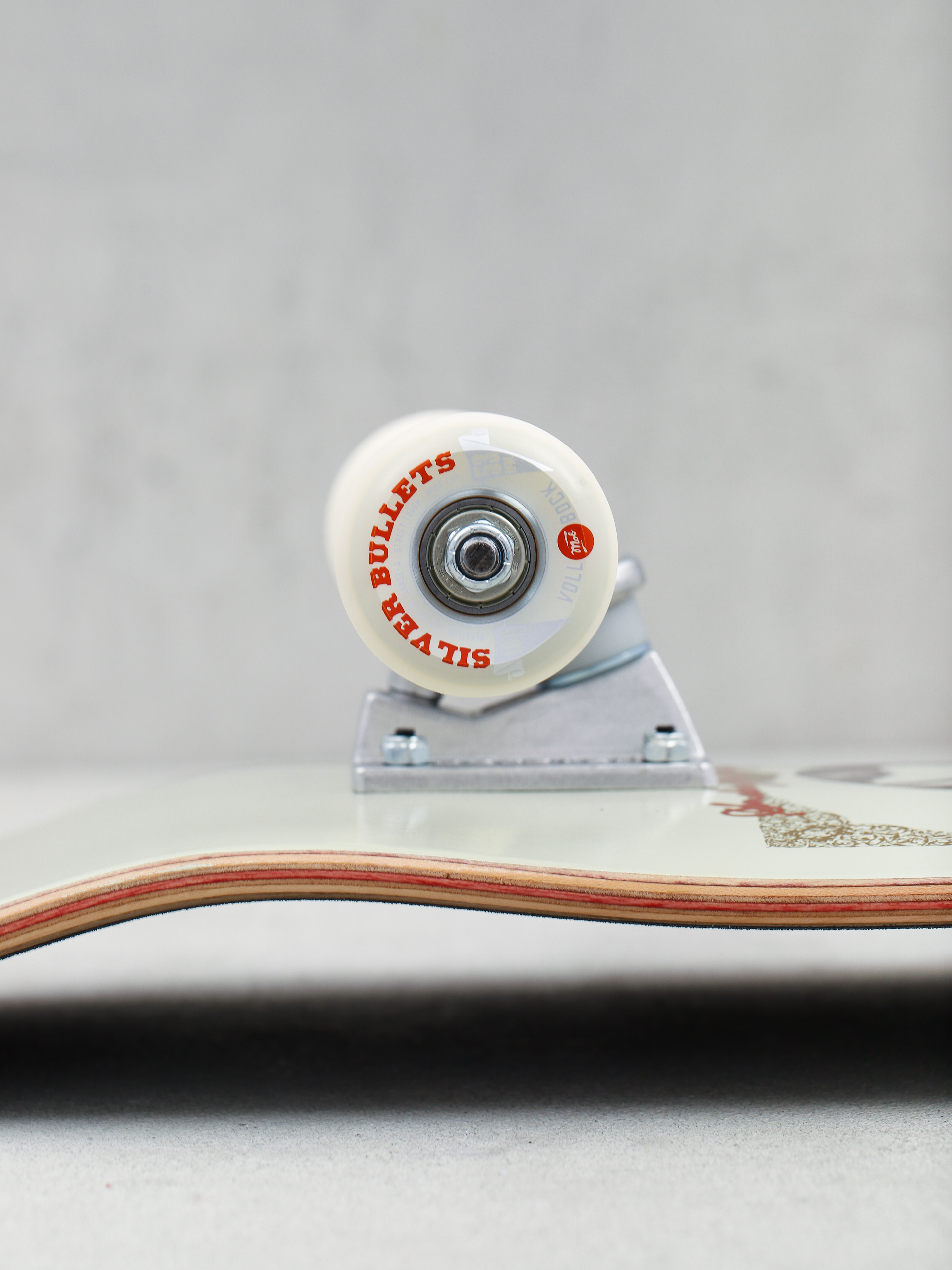 Mob Skateboards Smoking Skateboard (beige)