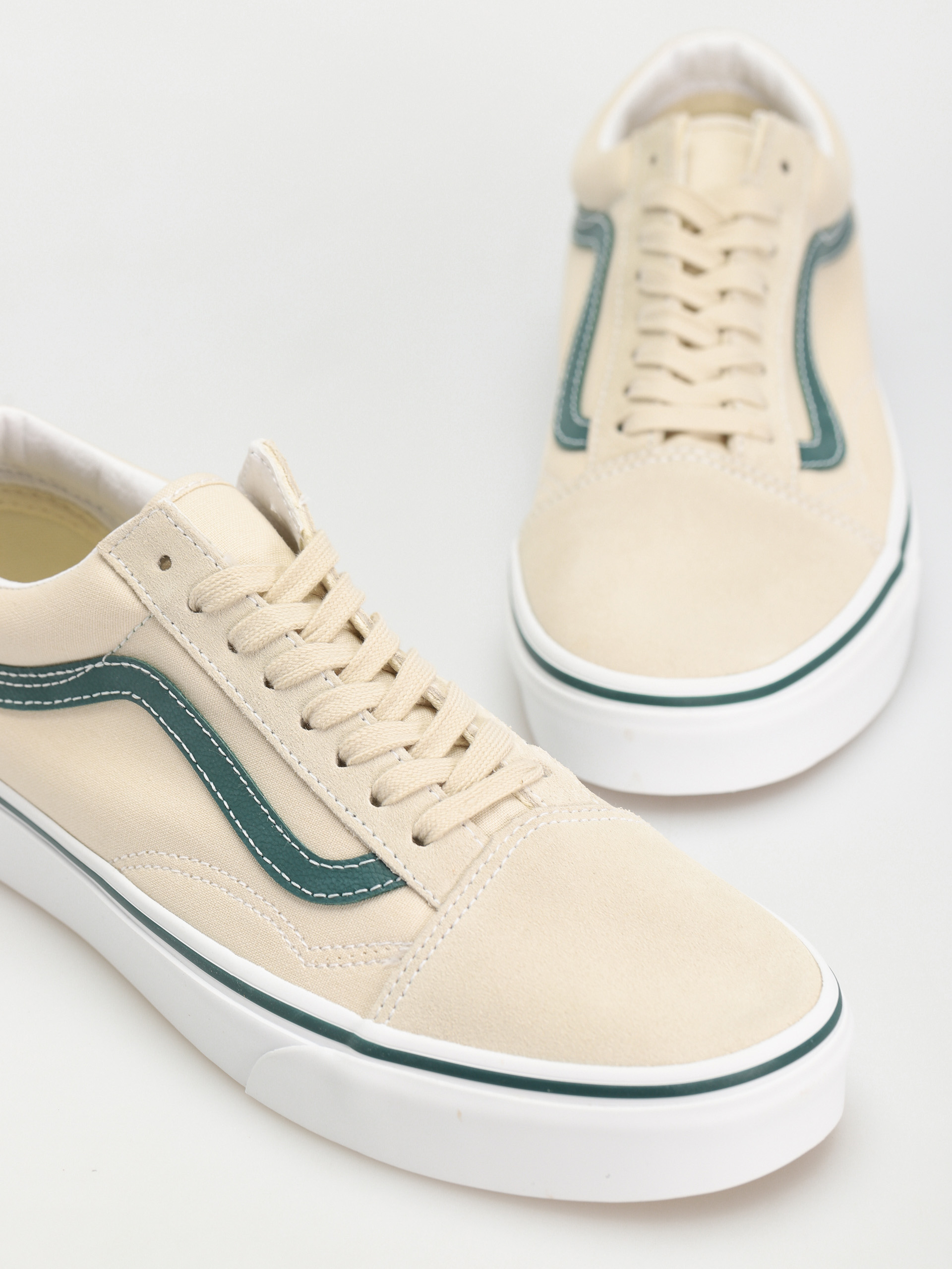 Vans Old Skool Shoes (team wellness bone white)