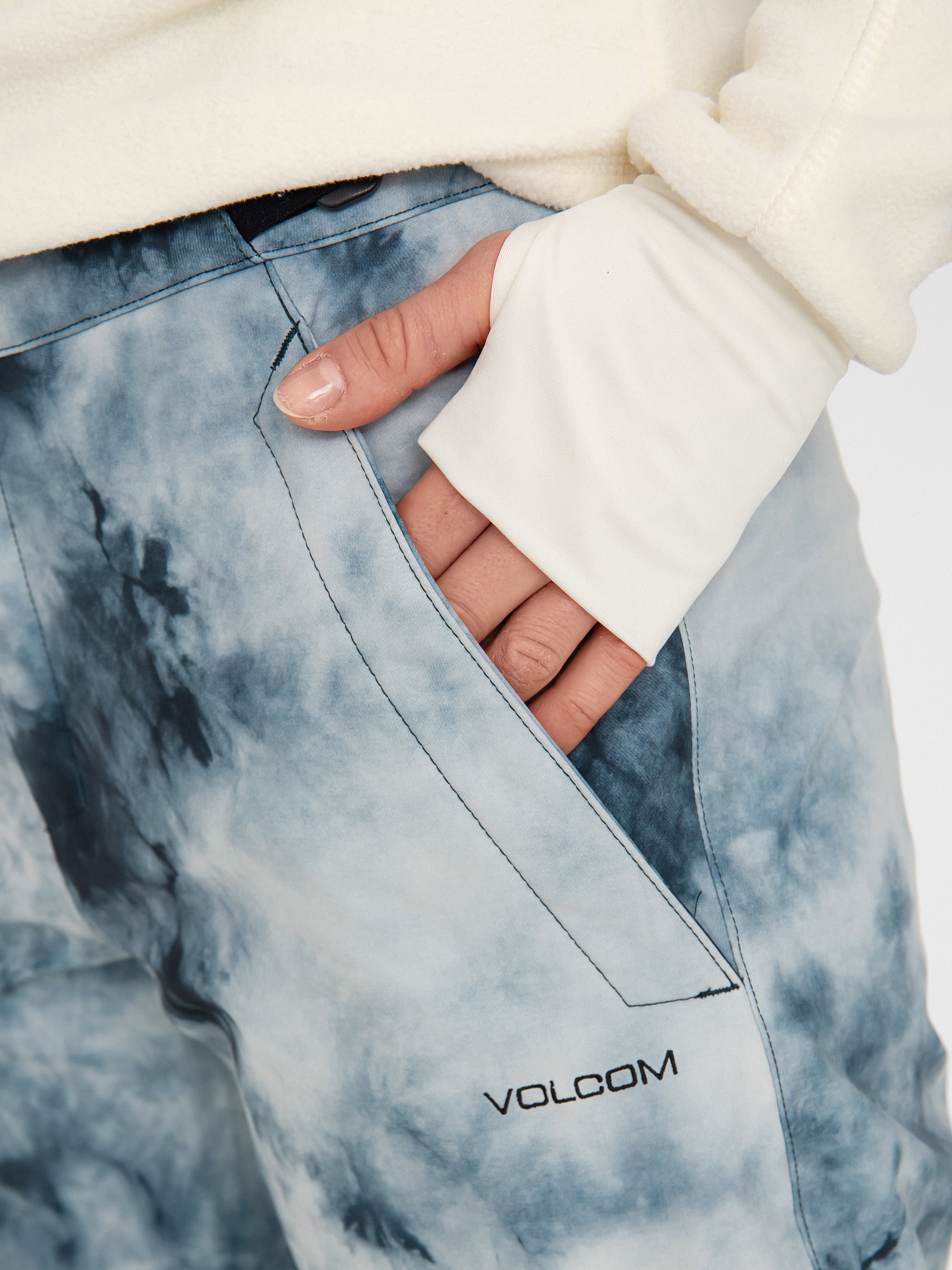 Womens Volcom Dust Up Bonded Snowboard pants (storm tie dye)