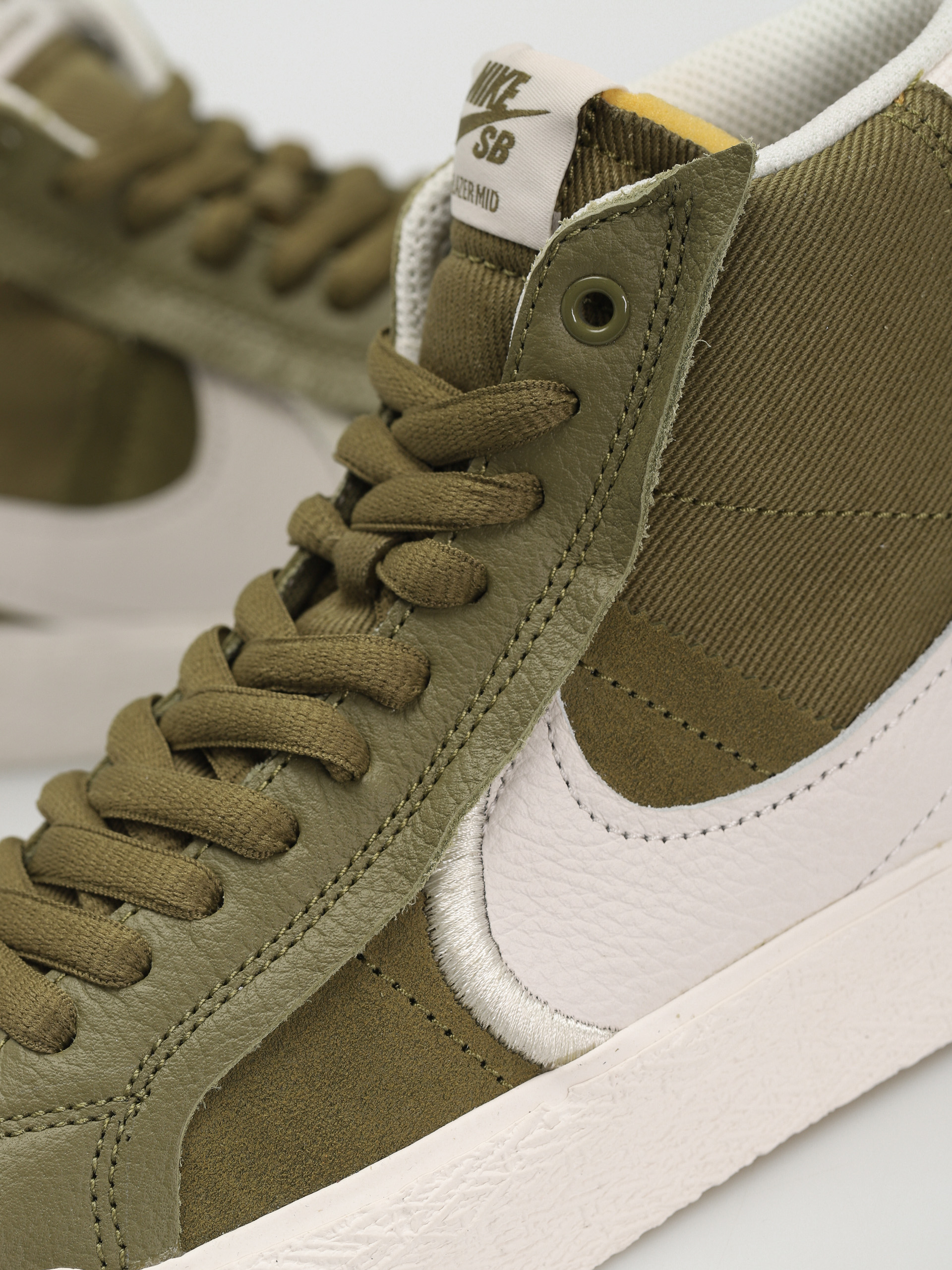 Nike SB Zoom Blazer Mid Prm Plus Schuhe (pilgrim/phantom)