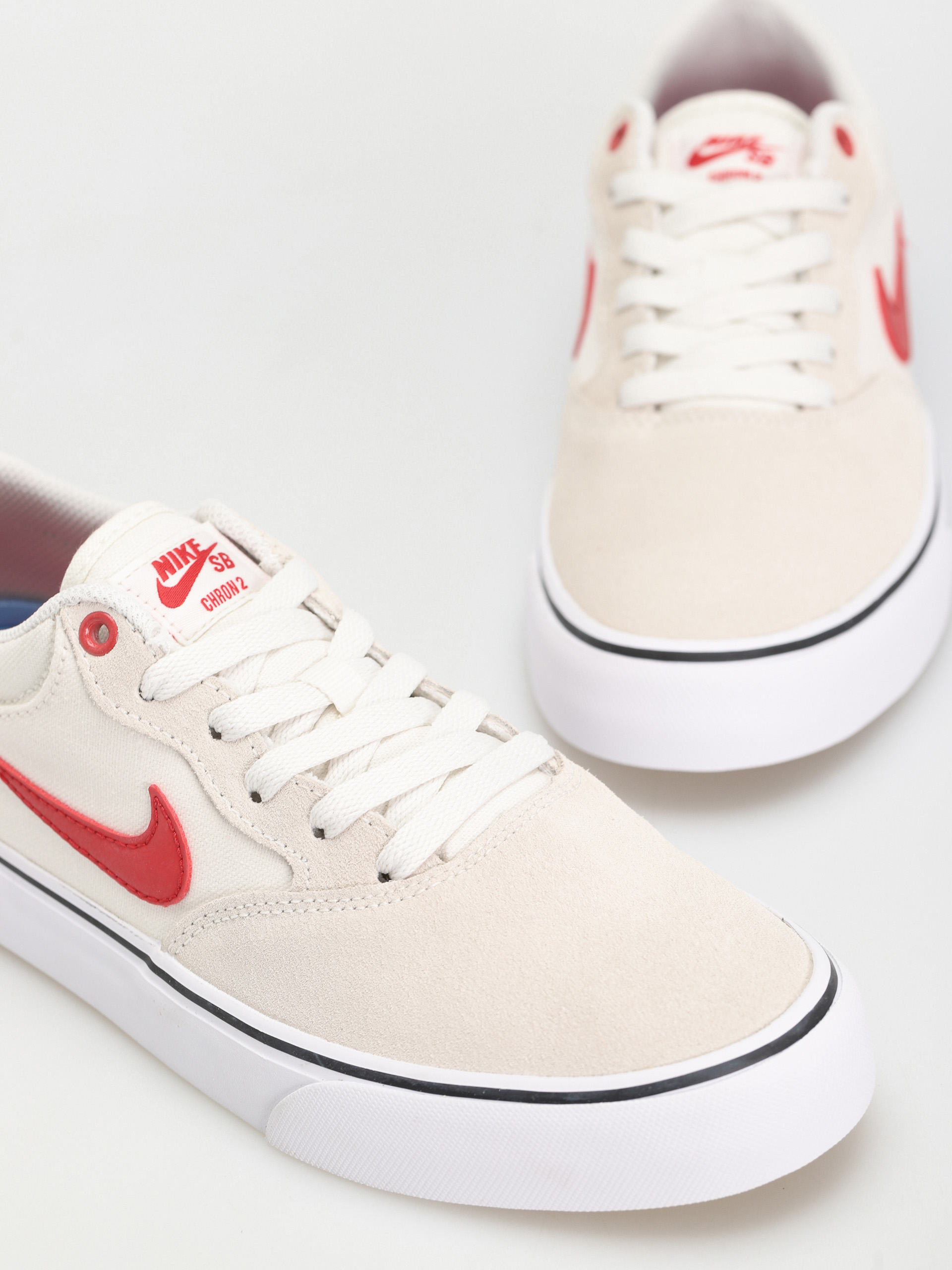 Nike SB Chron 2 Shoes (summit white/university red phantom)