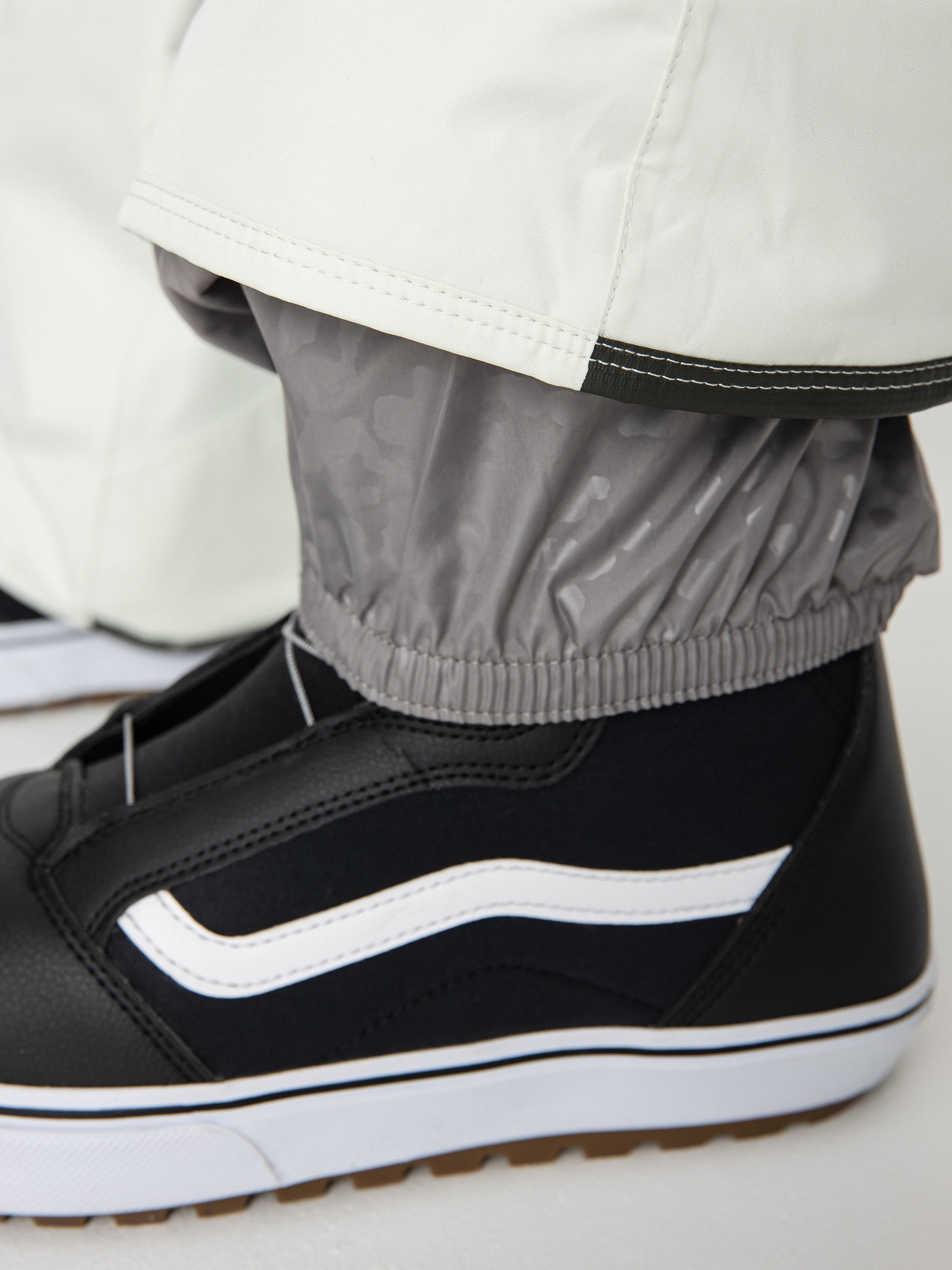 Damen Volcom Knox Ins Gore Tex Snowboardhose (ice green)