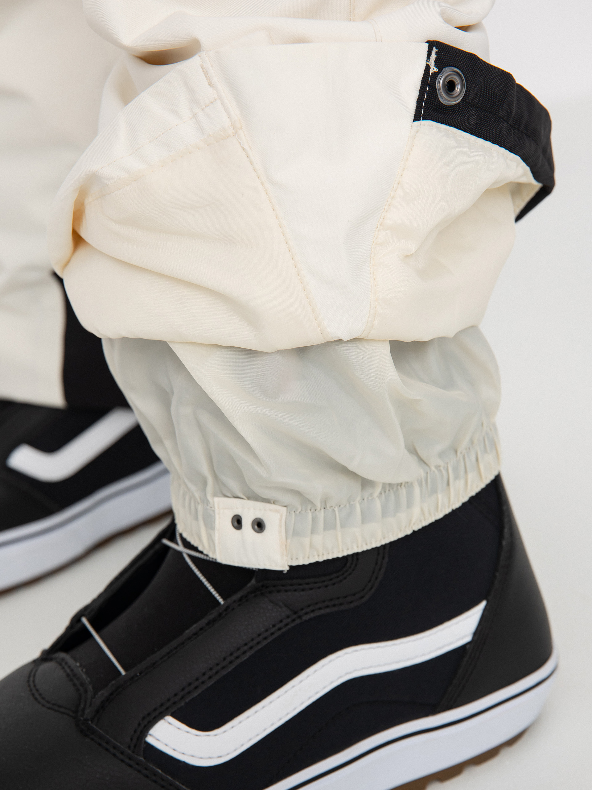 Womens Billabong Adiv Malla Snowboard pants (fresh powder)