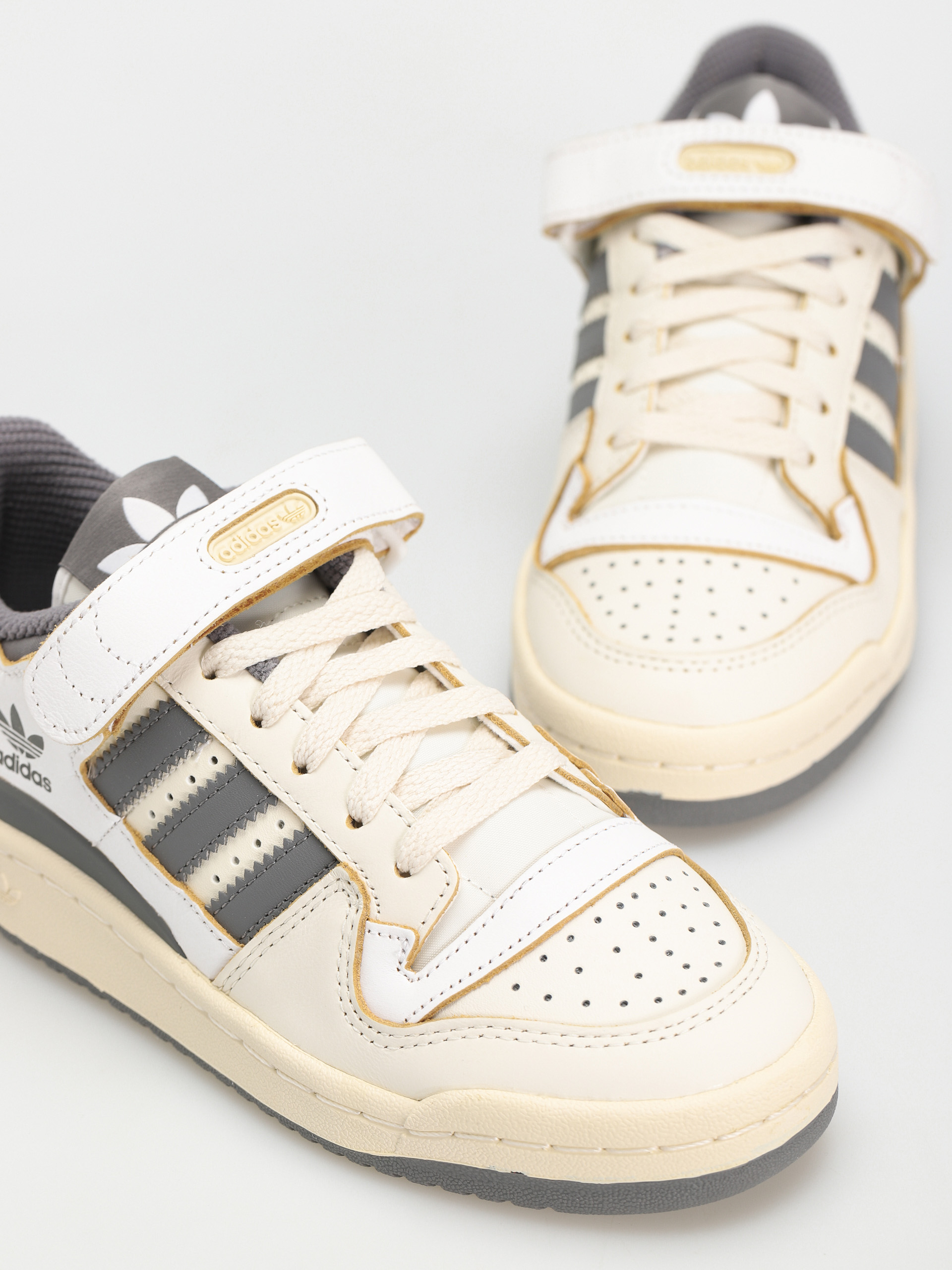 adidas Originals Forum 84 Low Shoes Wmn (owhite/grefou/ftwwht)