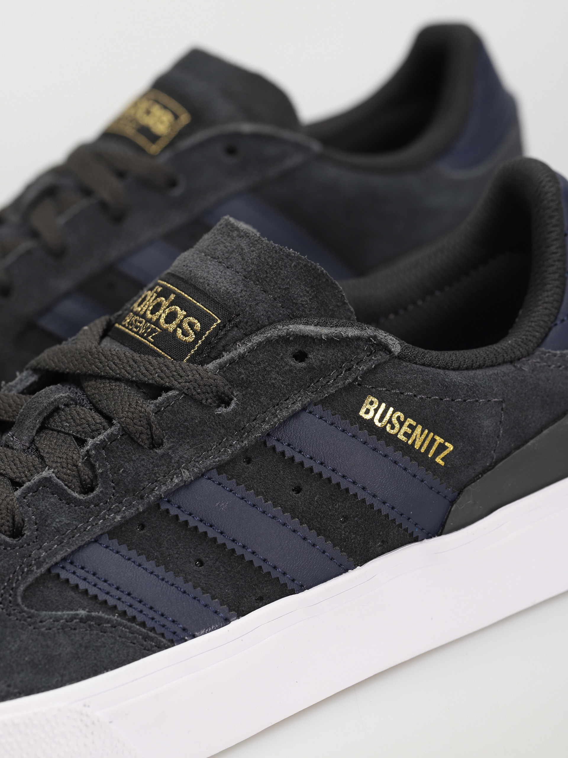 adidas Busenitz Vulc II Shoes (carbon/legink/goldmt)